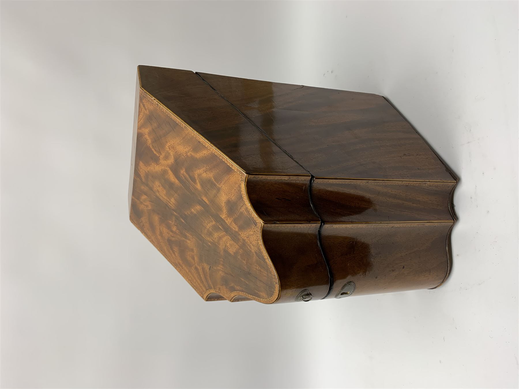 Georgian mahogany knife box, of serpentine fronted form with strung detail to the hinged cover and b - Image 3 of 5