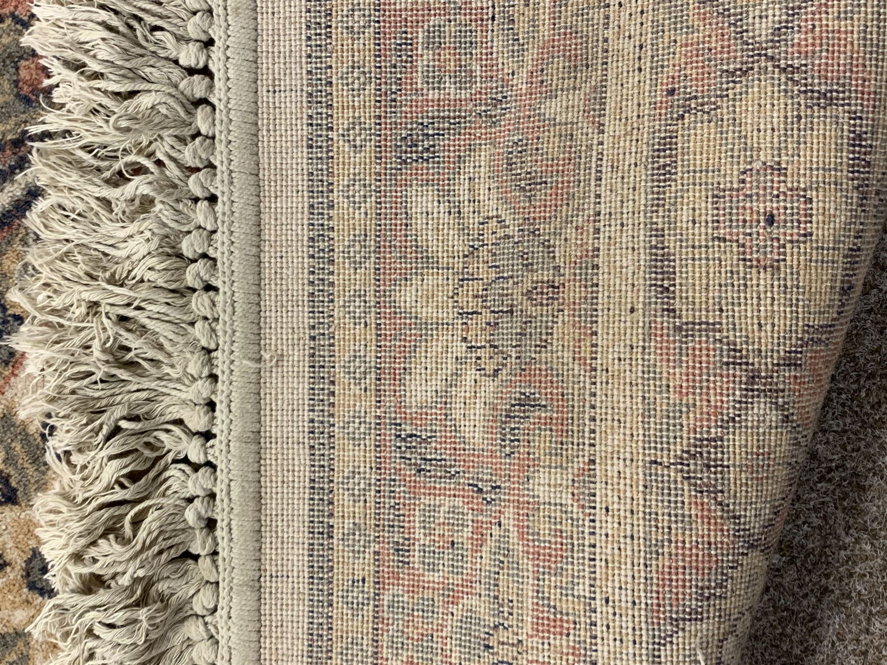 Large Persian design rug carpet - Image 6 of 6