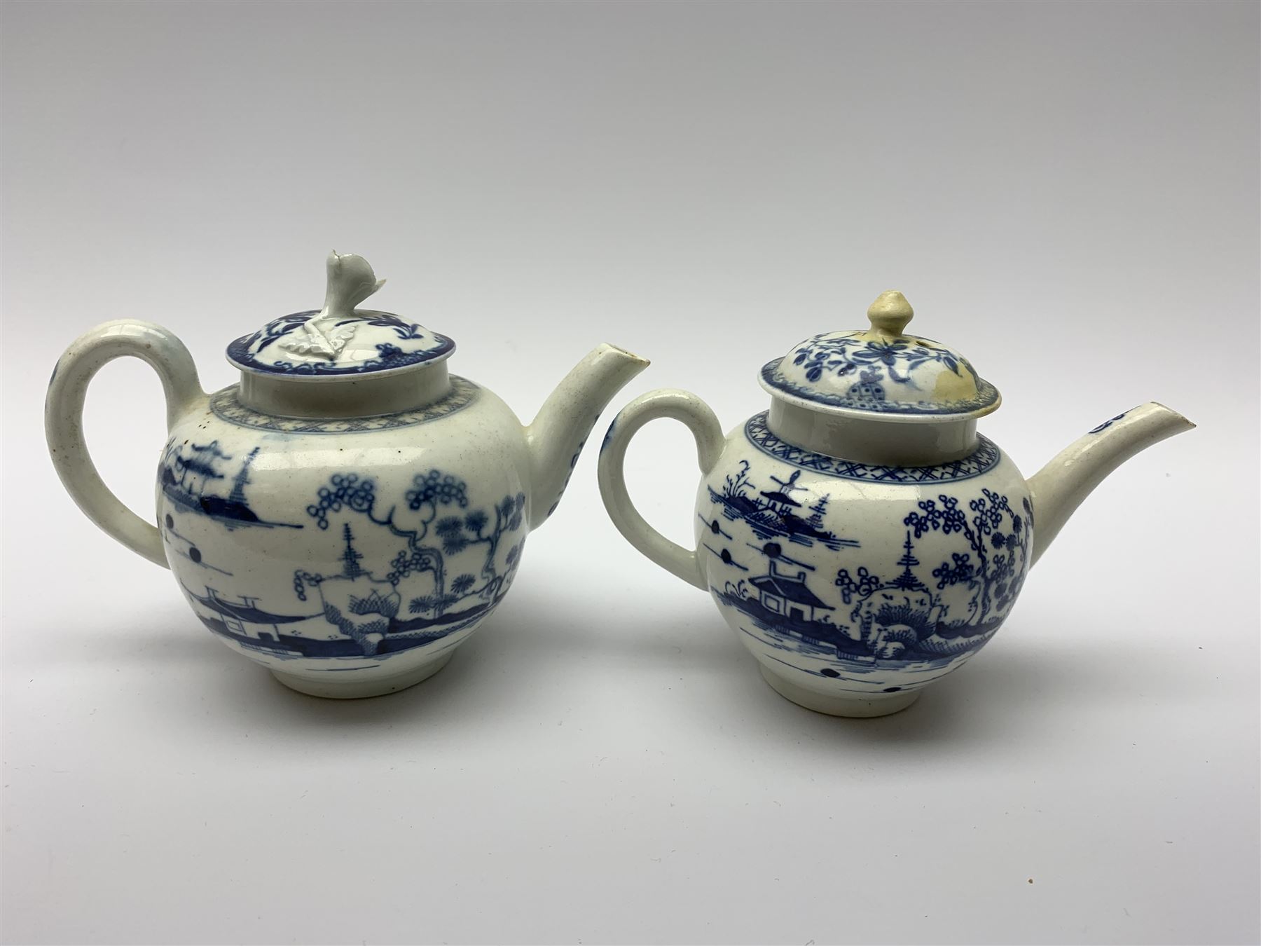 Two small 18th century Worcester teapots - Image 3 of 8