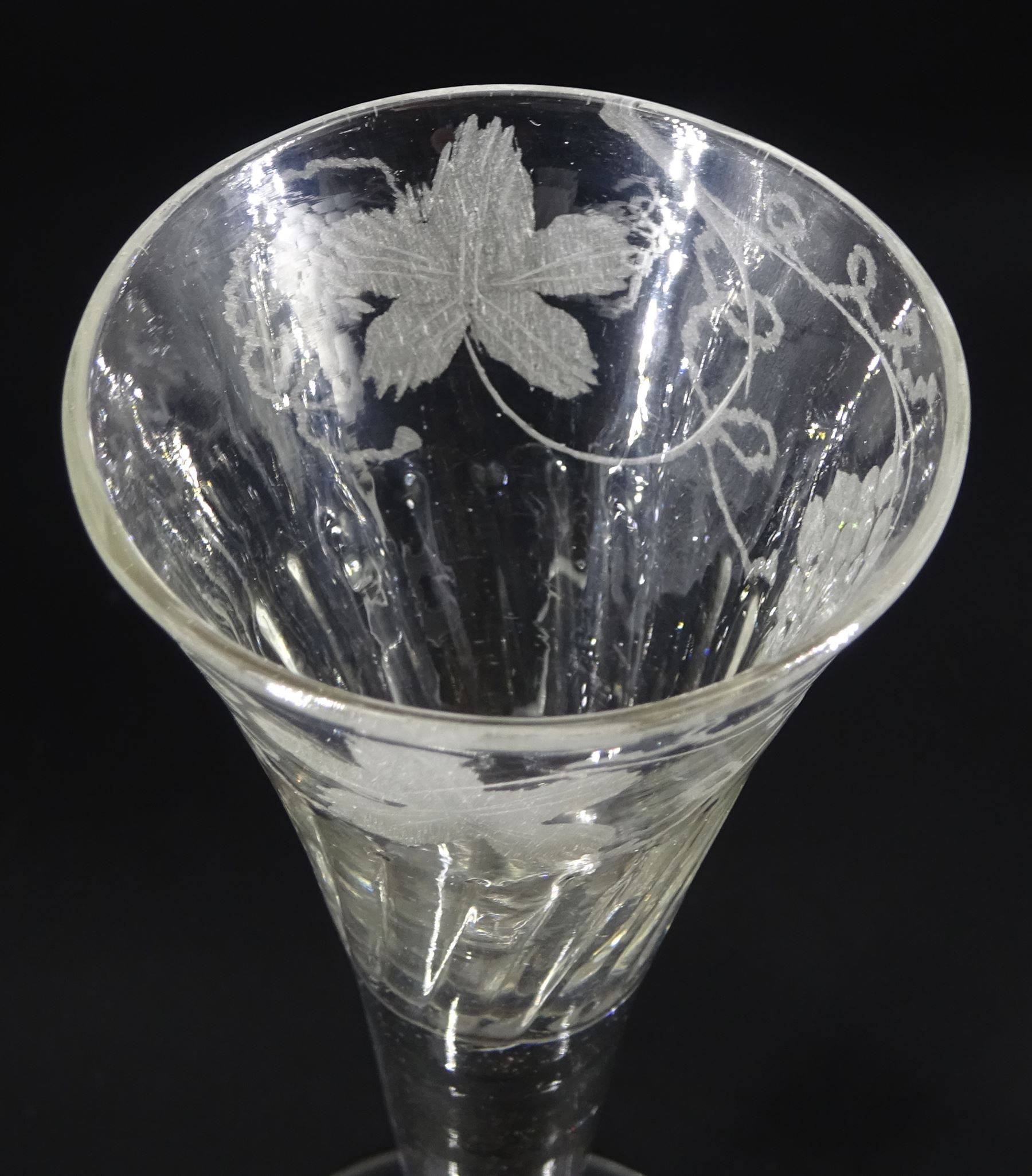 Two mid 18th century drinking glasses - Bild 3 aus 5