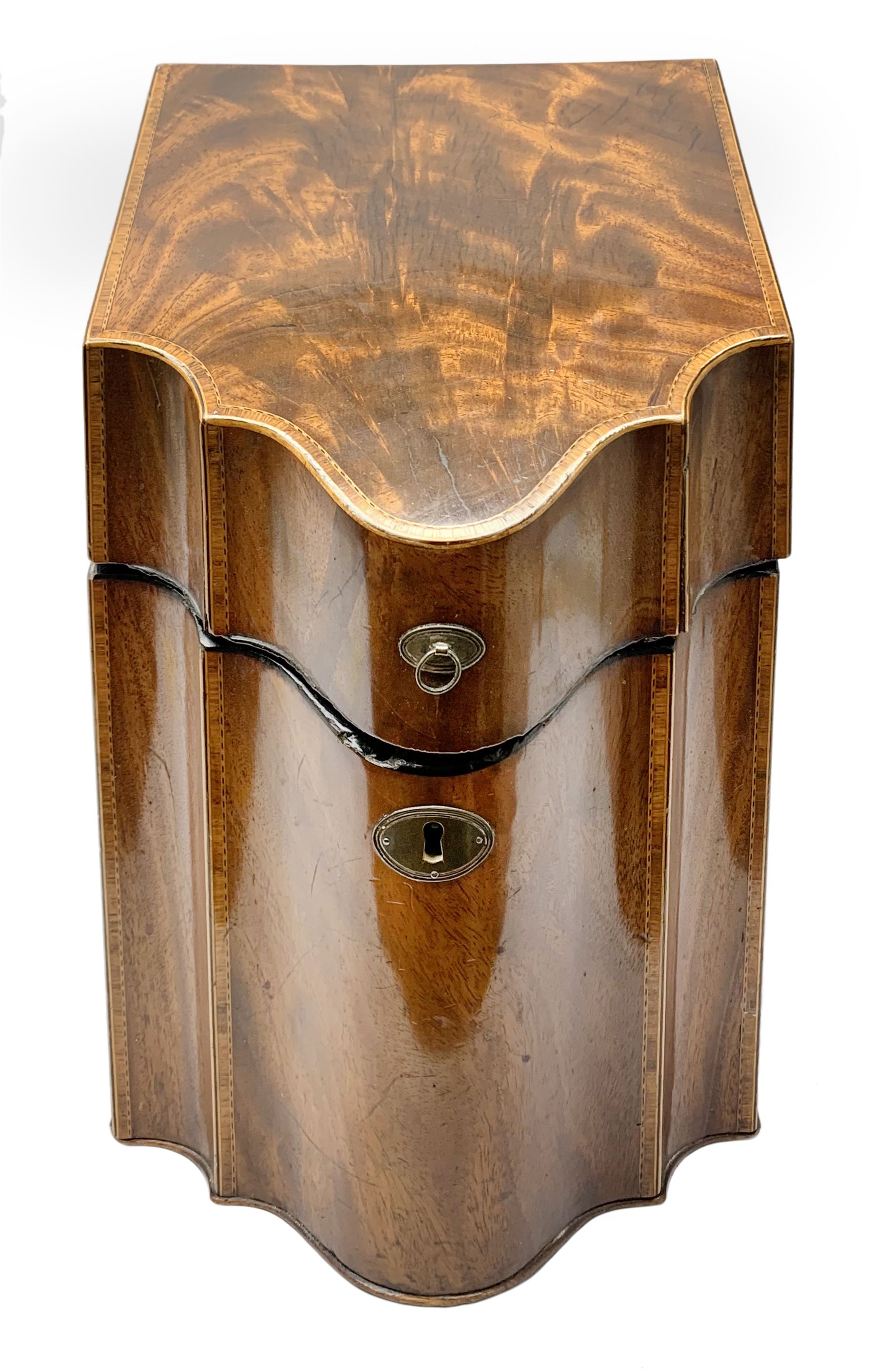 Georgian mahogany knife box, of serpentine fronted form with strung detail to the hinged cover and b