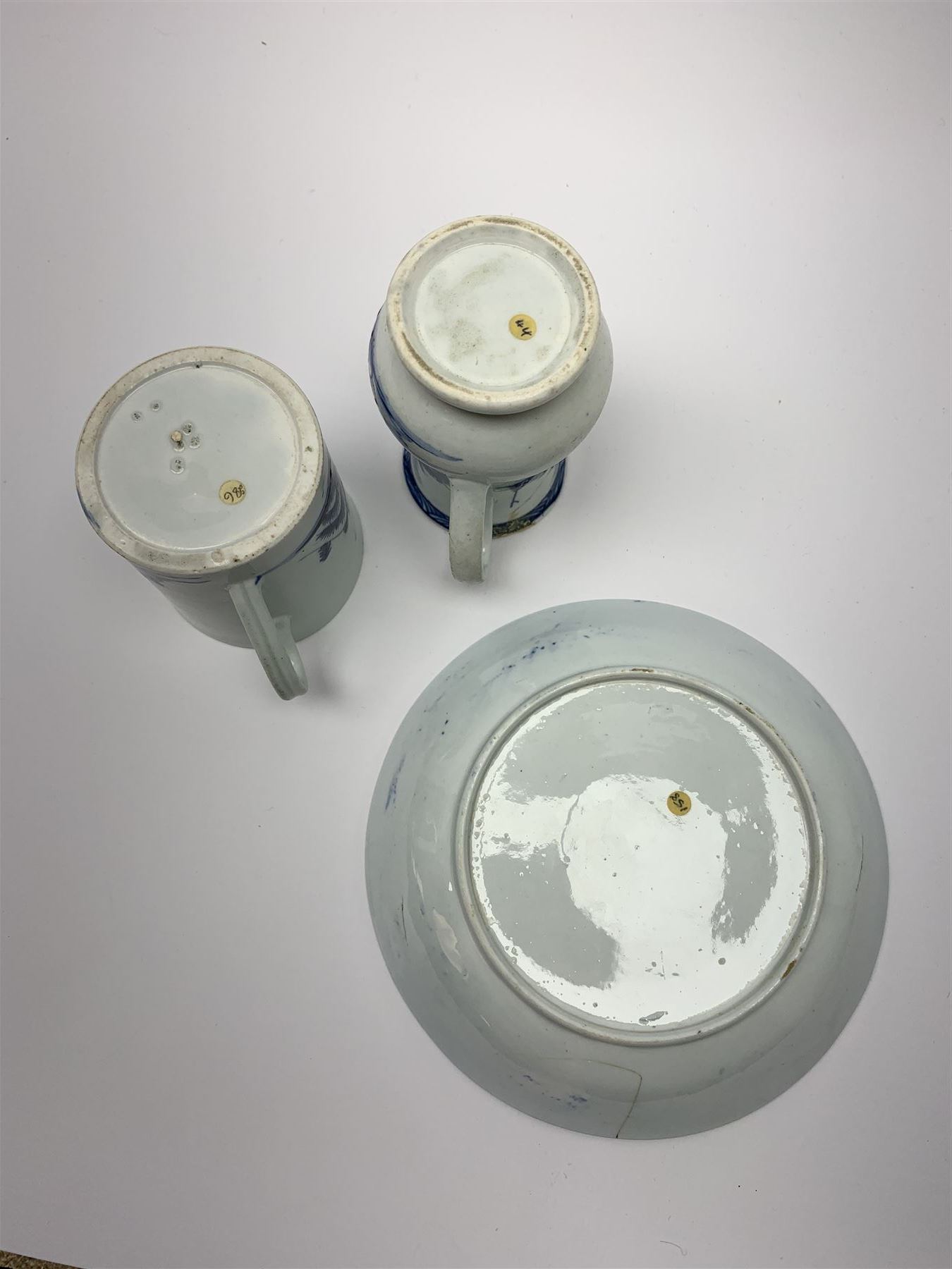 Three pieces of 18th century Liverpool Richard Chaffers porcelain - Image 5 of 5