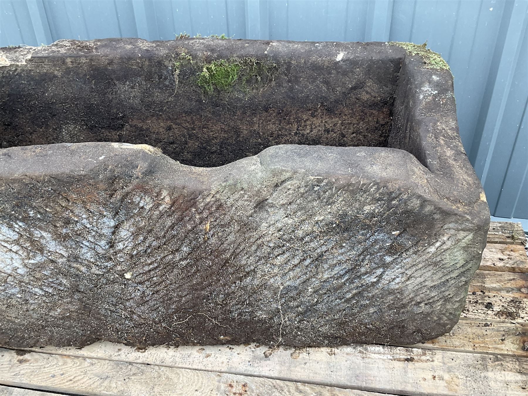 Large 18th/19th century weathered sandstone trough planter - Image 4 of 6