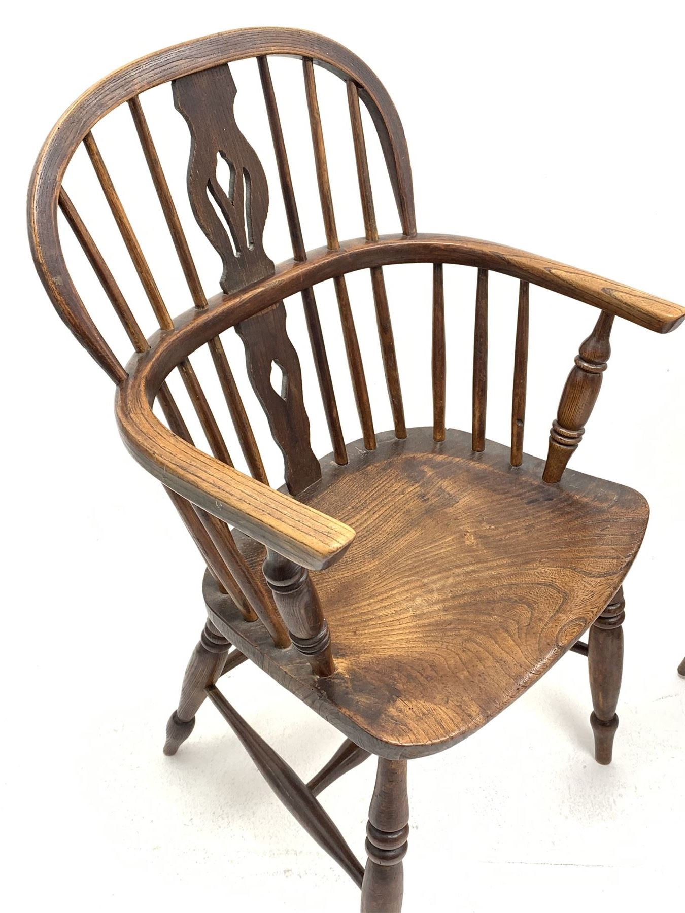 Set four early to mid 19th century elm Windsor armchairs - Image 3 of 6