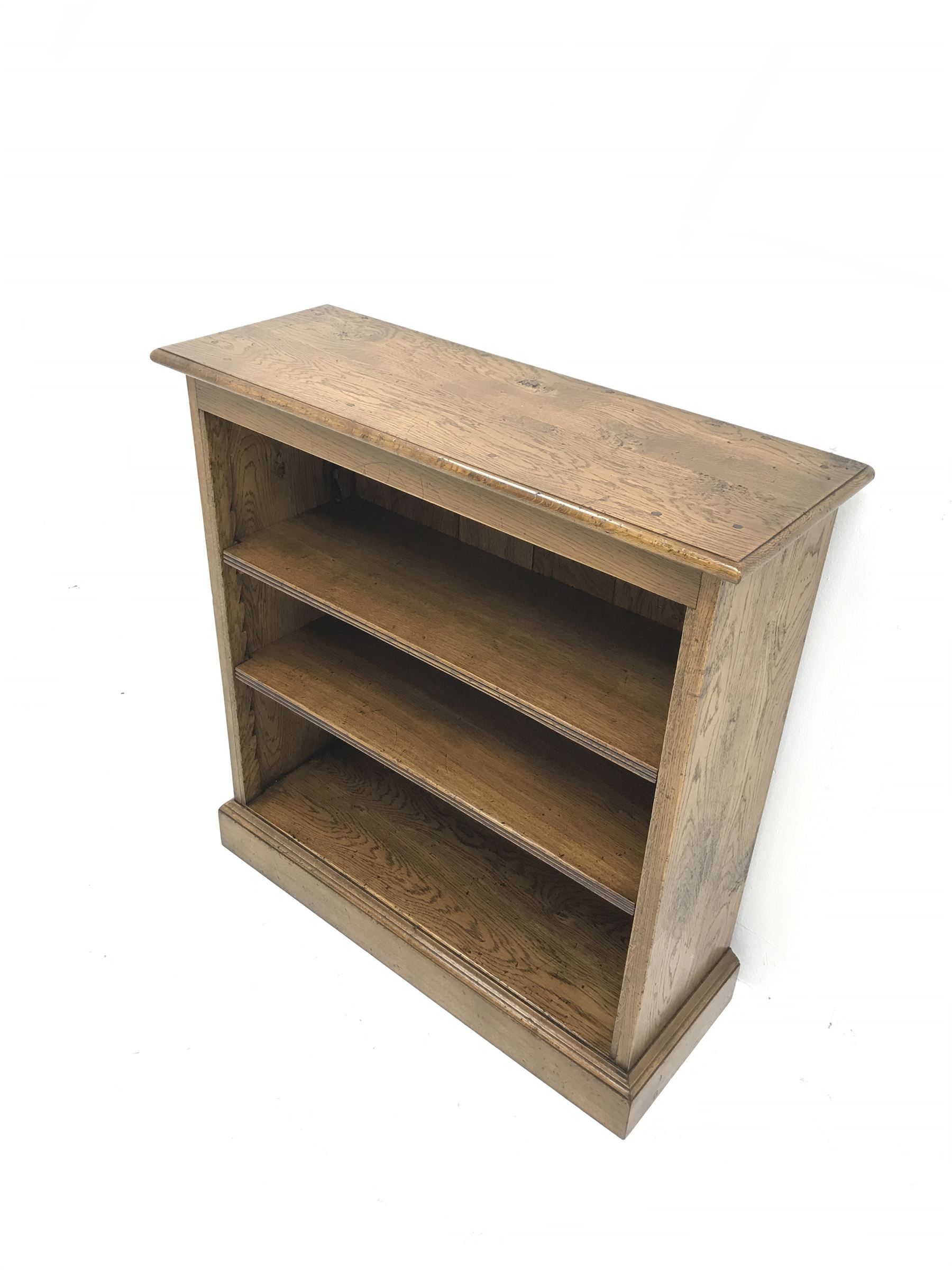 Distressed light oak open bookcase with two adjustable shelves, W84cm, D31cm, H87cm - Image 2 of 2