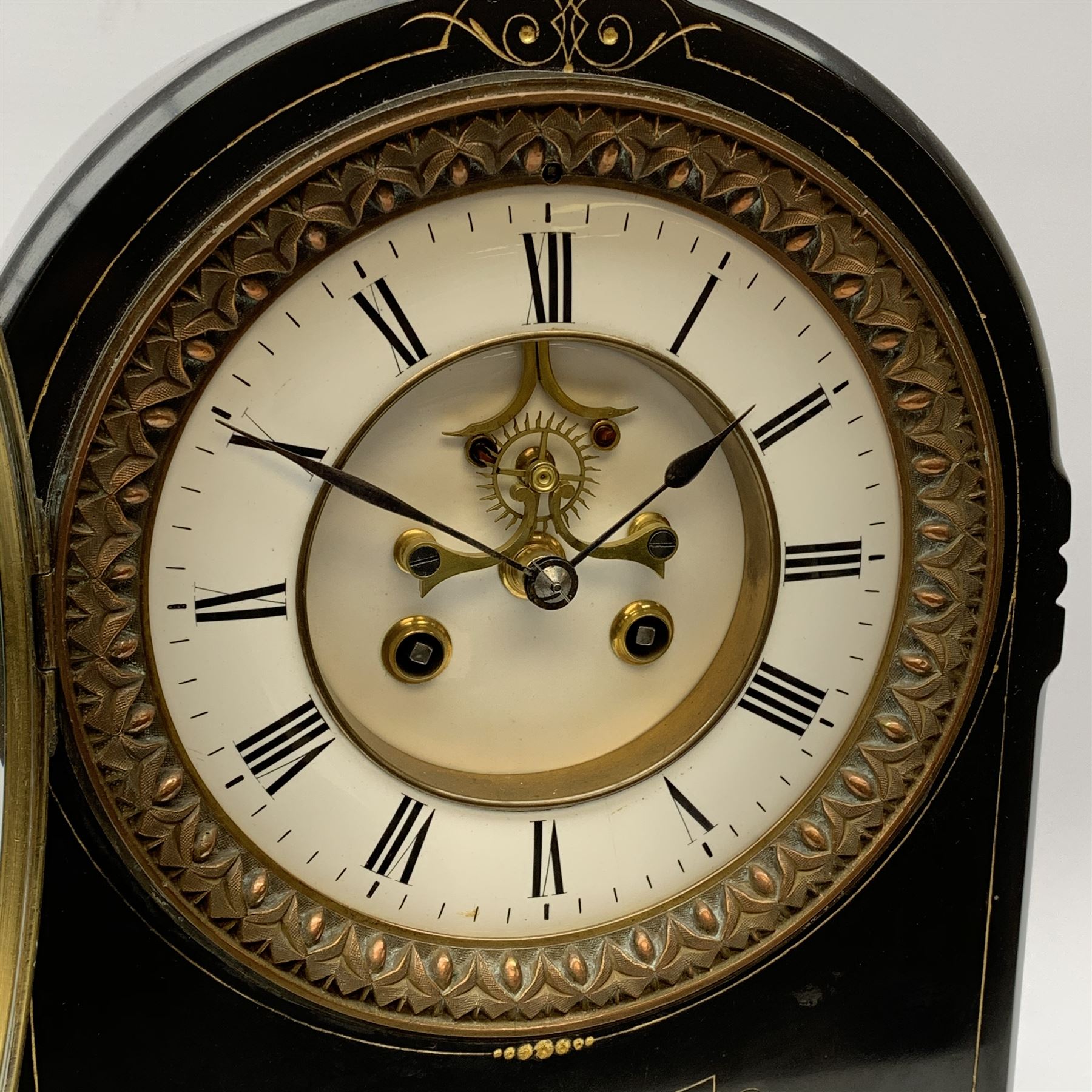 Victorian dome top black slate mantel clock - Image 3 of 7