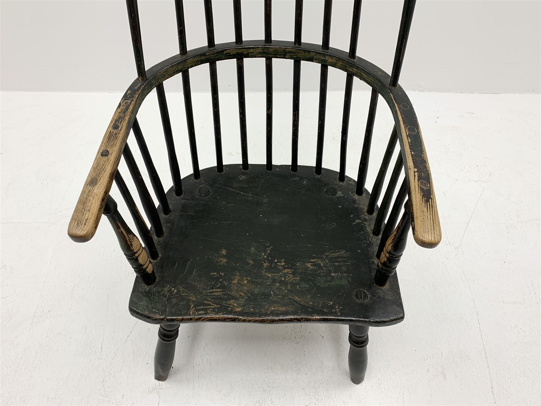18th century elm and ash primitive vernacular Windsor armchair - Image 2 of 7
