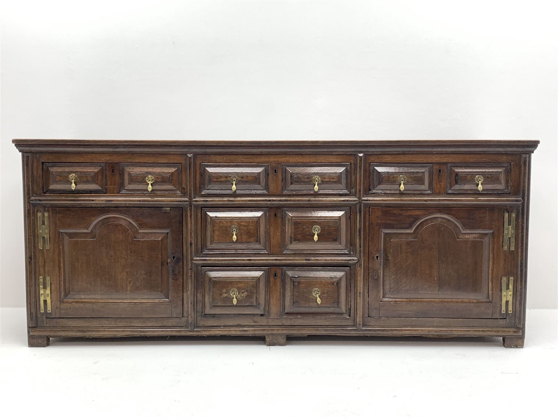 18th century oak dresser base - Image 7 of 13