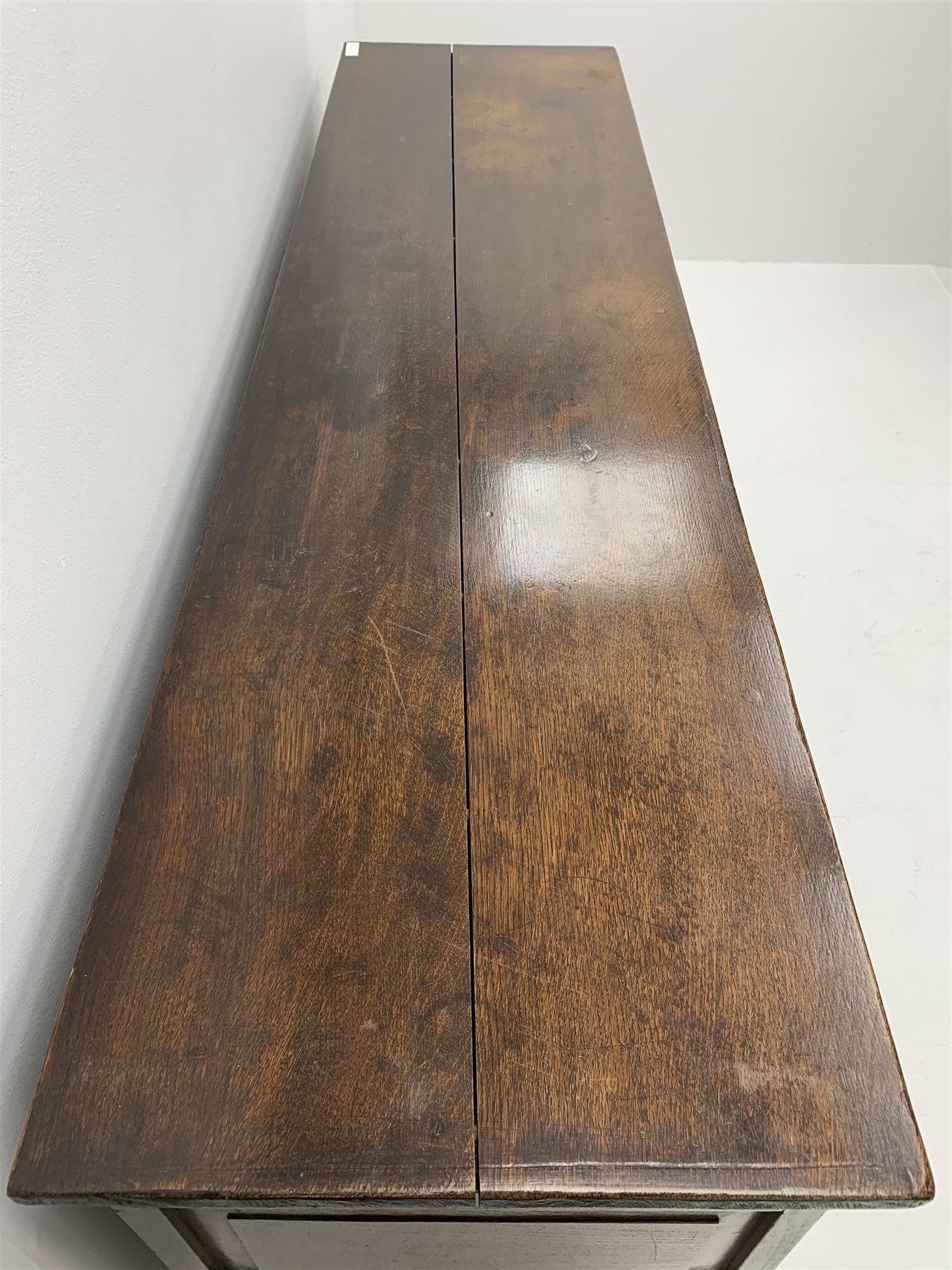 18th century oak dresser base - Image 13 of 13