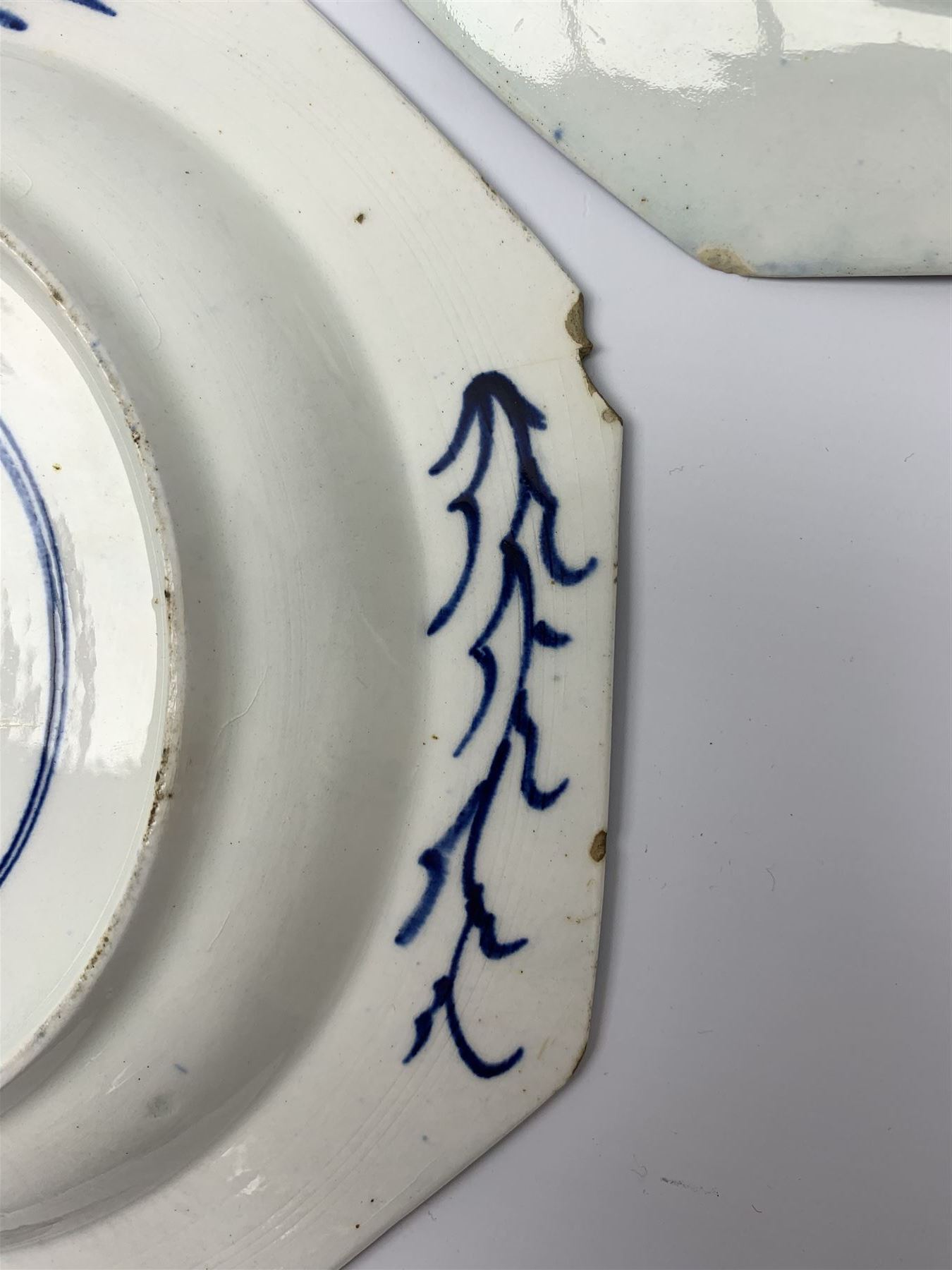 Mid 18th century Bow porcelain plate - Image 5 of 8