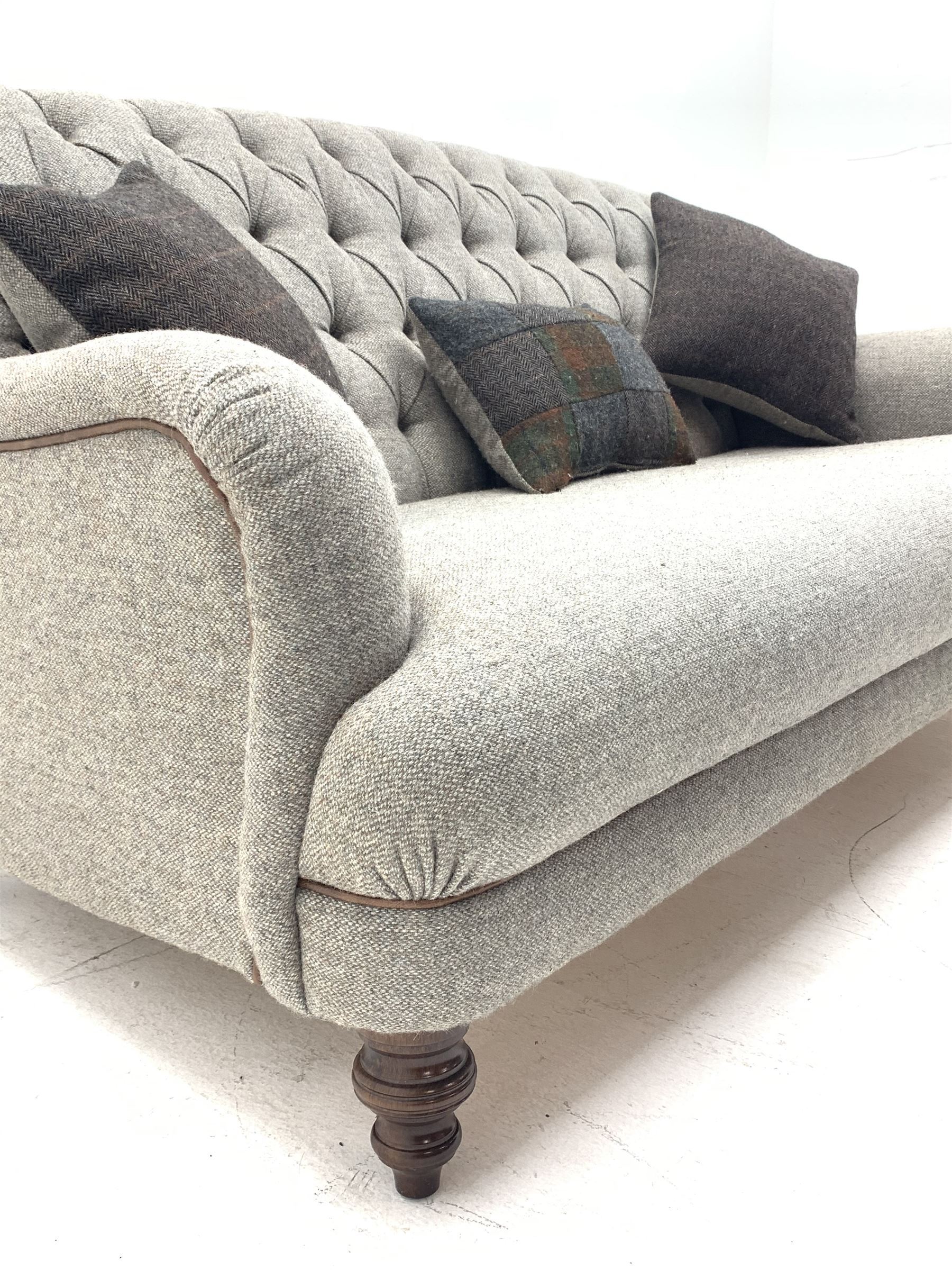 Traditional shaped three seat sofa upholstered in buttoned Harris Tweed fabric, turned front support - Image 4 of 6