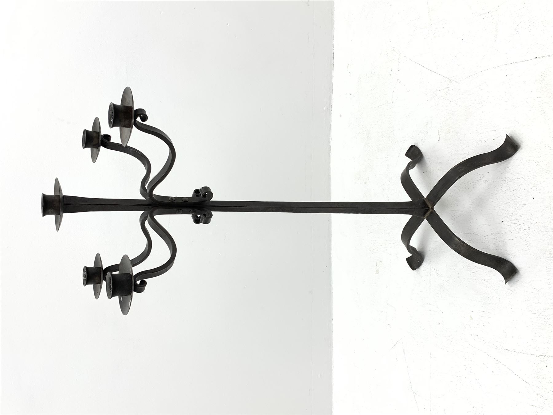 Wrought hand forged iron candle stand, four scrolled branches and central vertical branch with sconc - Image 2 of 5