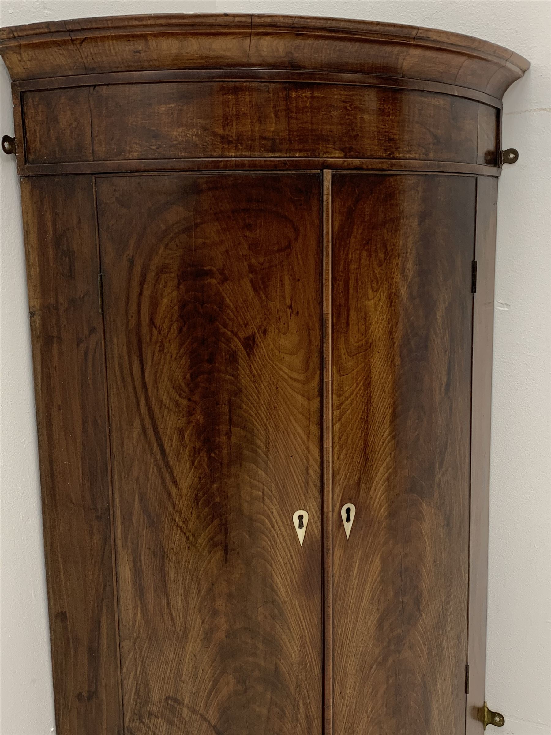 19th century bow front mahogany corner cupboard - Image 2 of 4