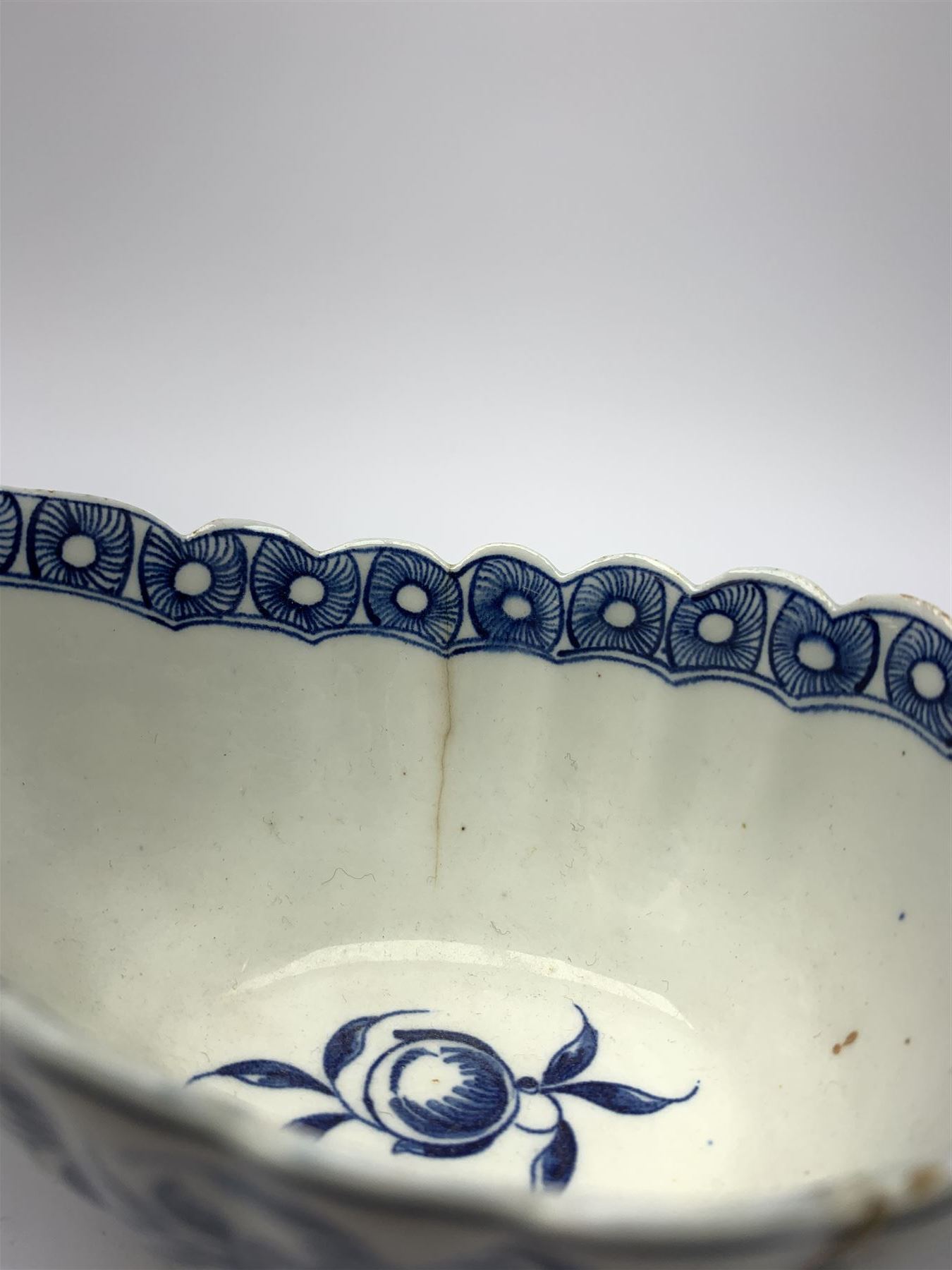 18th century Worcester sauce boat - Image 8 of 9