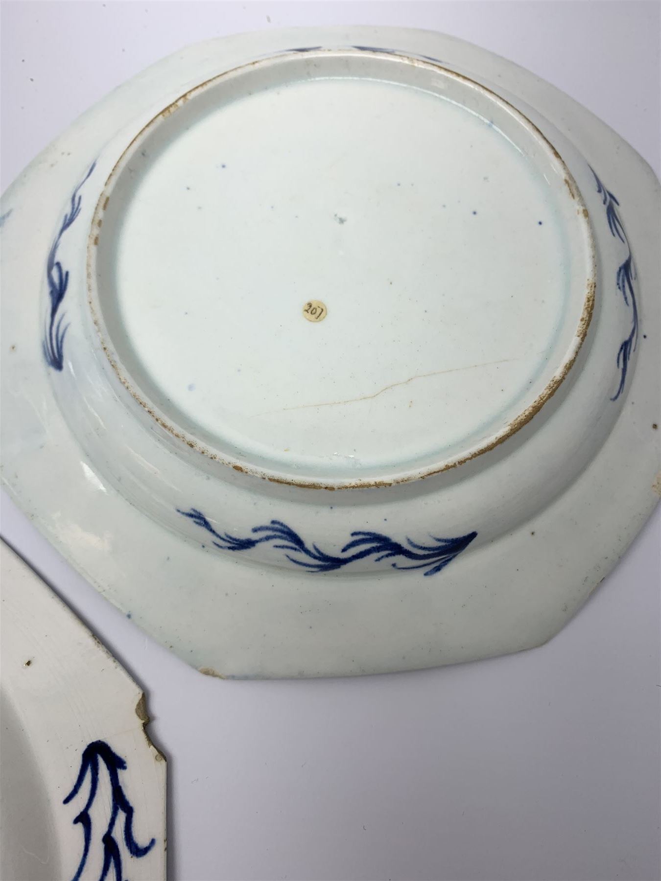 Mid 18th century Bow porcelain plate - Image 6 of 8