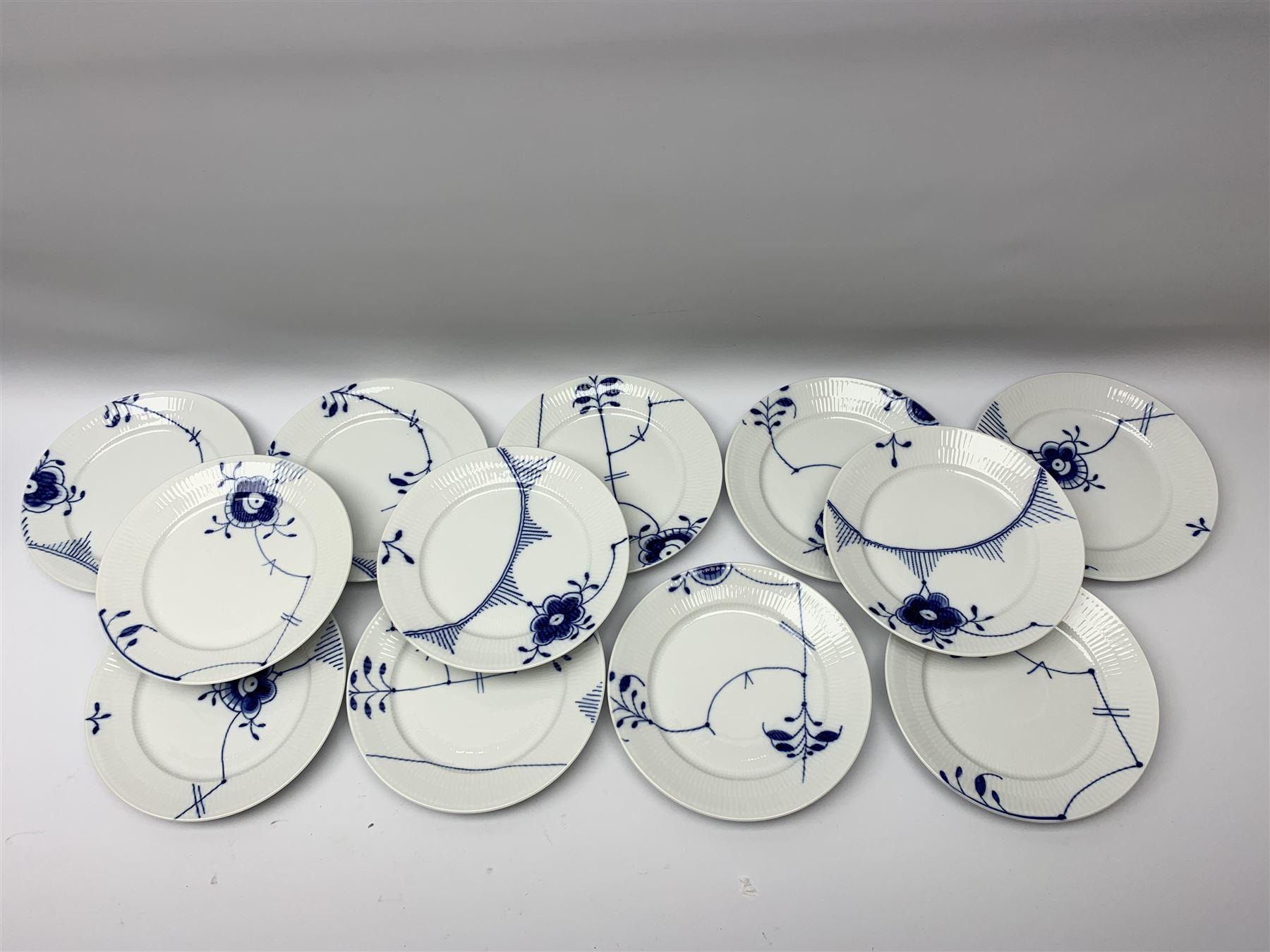 Royal Copenhagen tea and dinner service for twelve place settings - Image 14 of 14