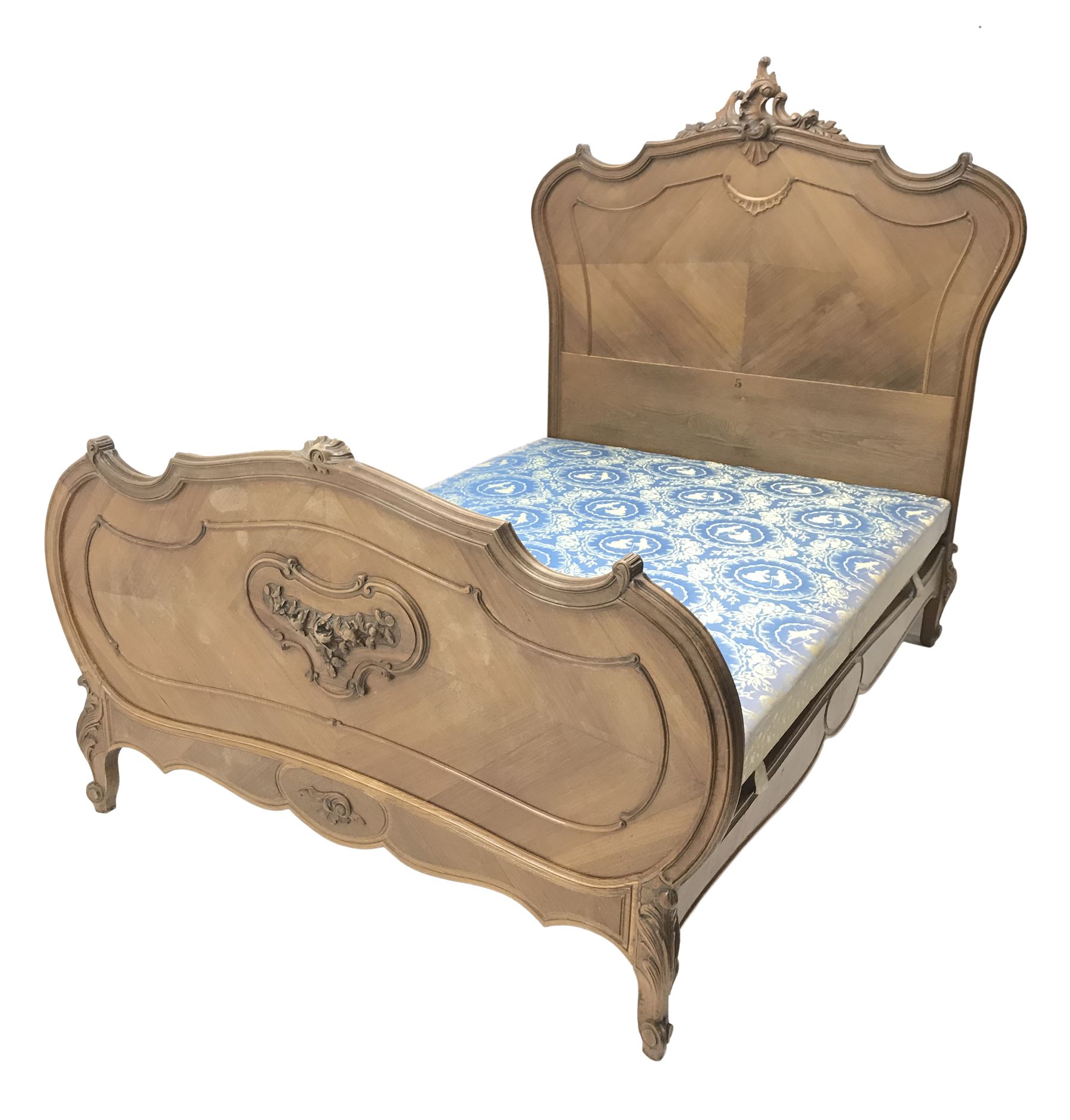 French walnut 4� 6� double bedstead