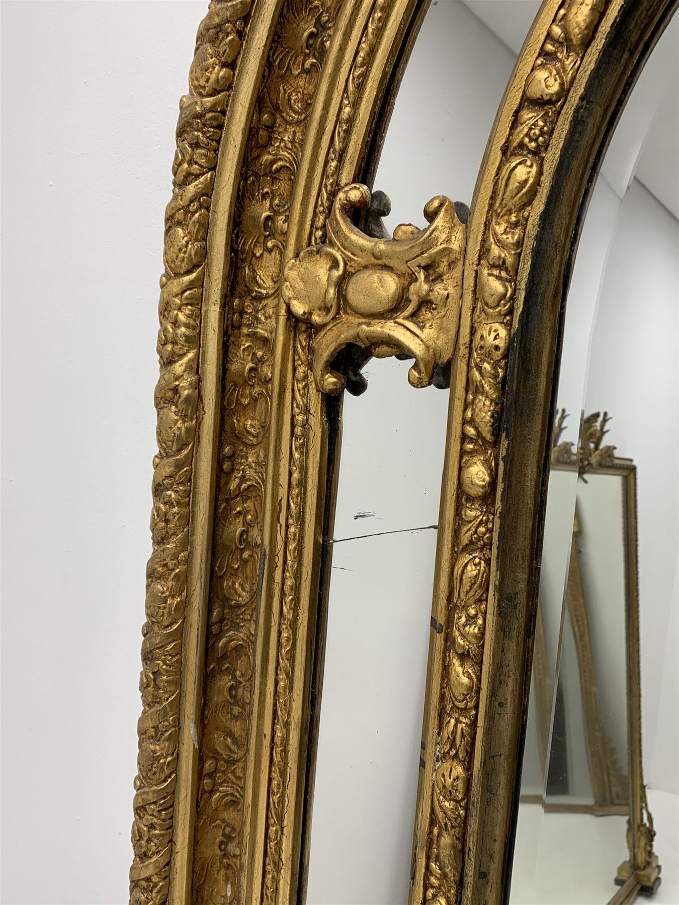 Gilt Rococo style mirror - Image 5 of 6