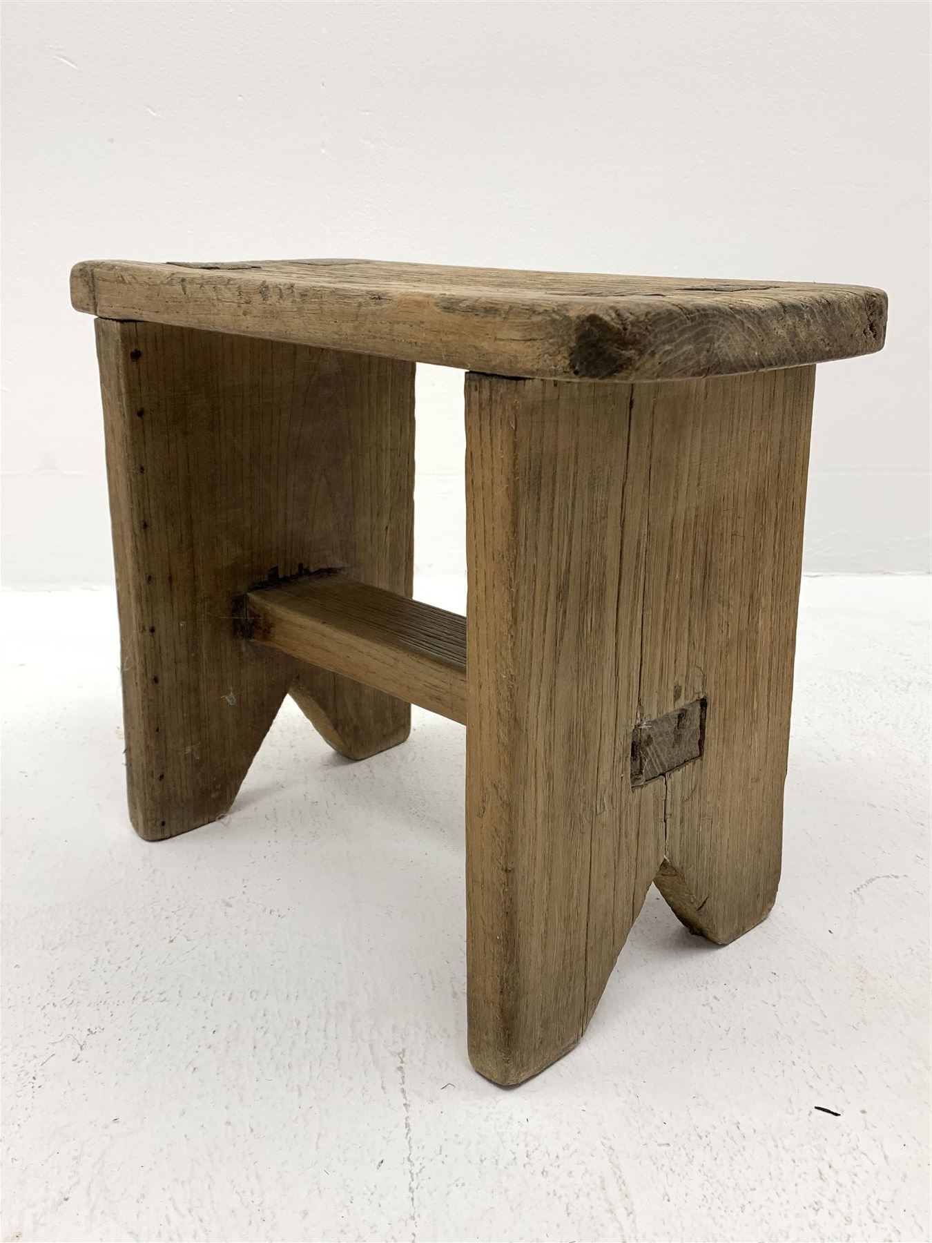 19th century vernacular elm plank stool - Image 3 of 3