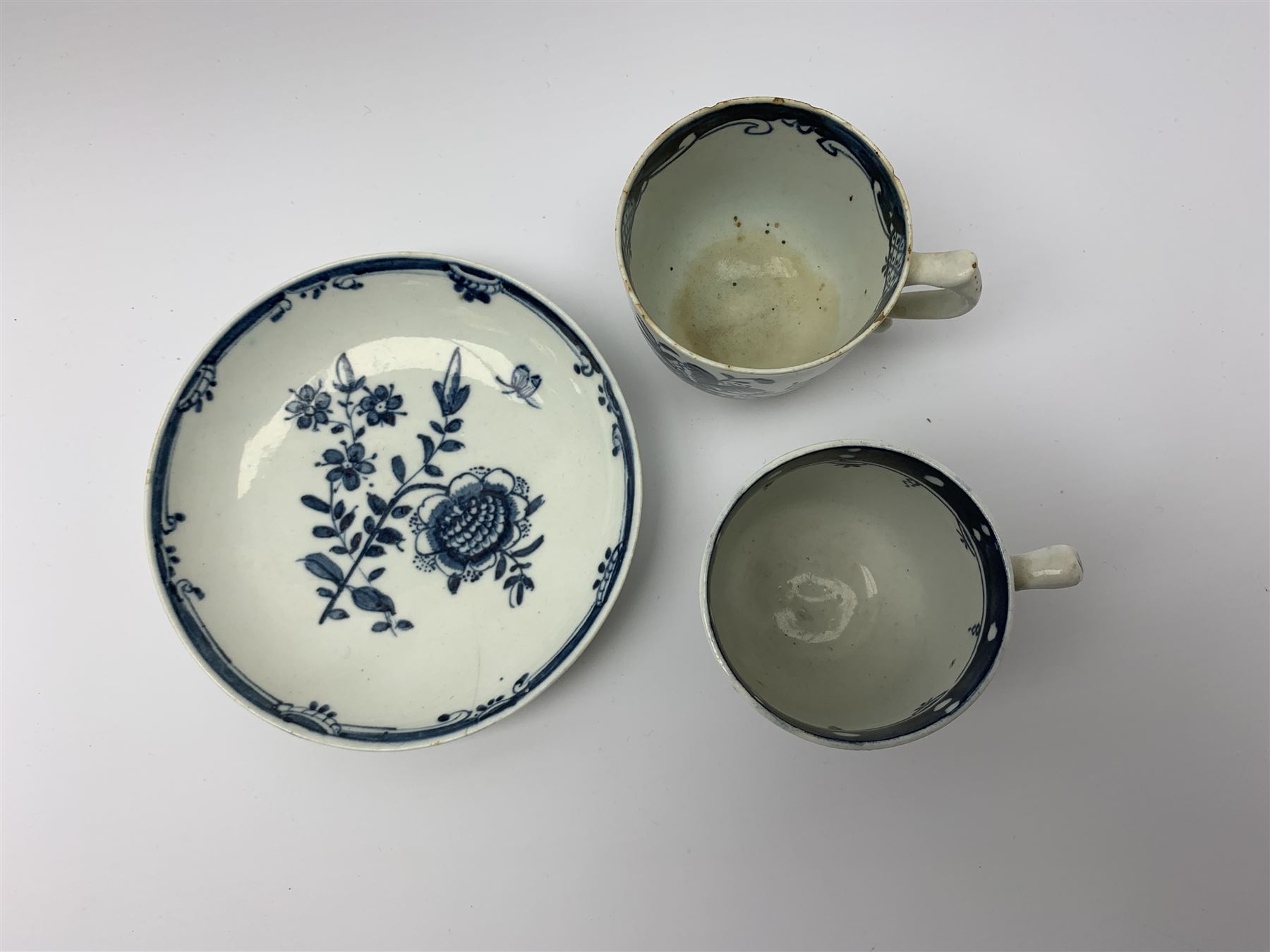 18th century Lowestoft coffee cup and saucer - Image 2 of 6