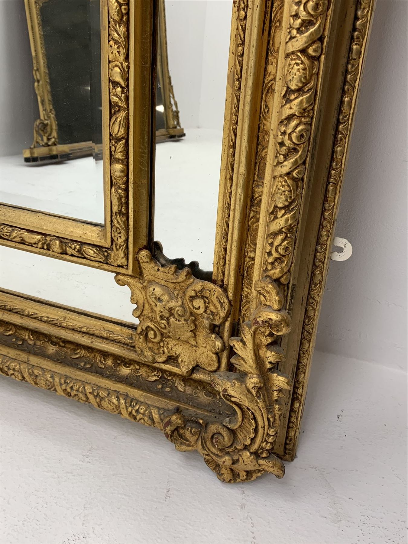 Gilt Rococo style mirror - Image 4 of 6