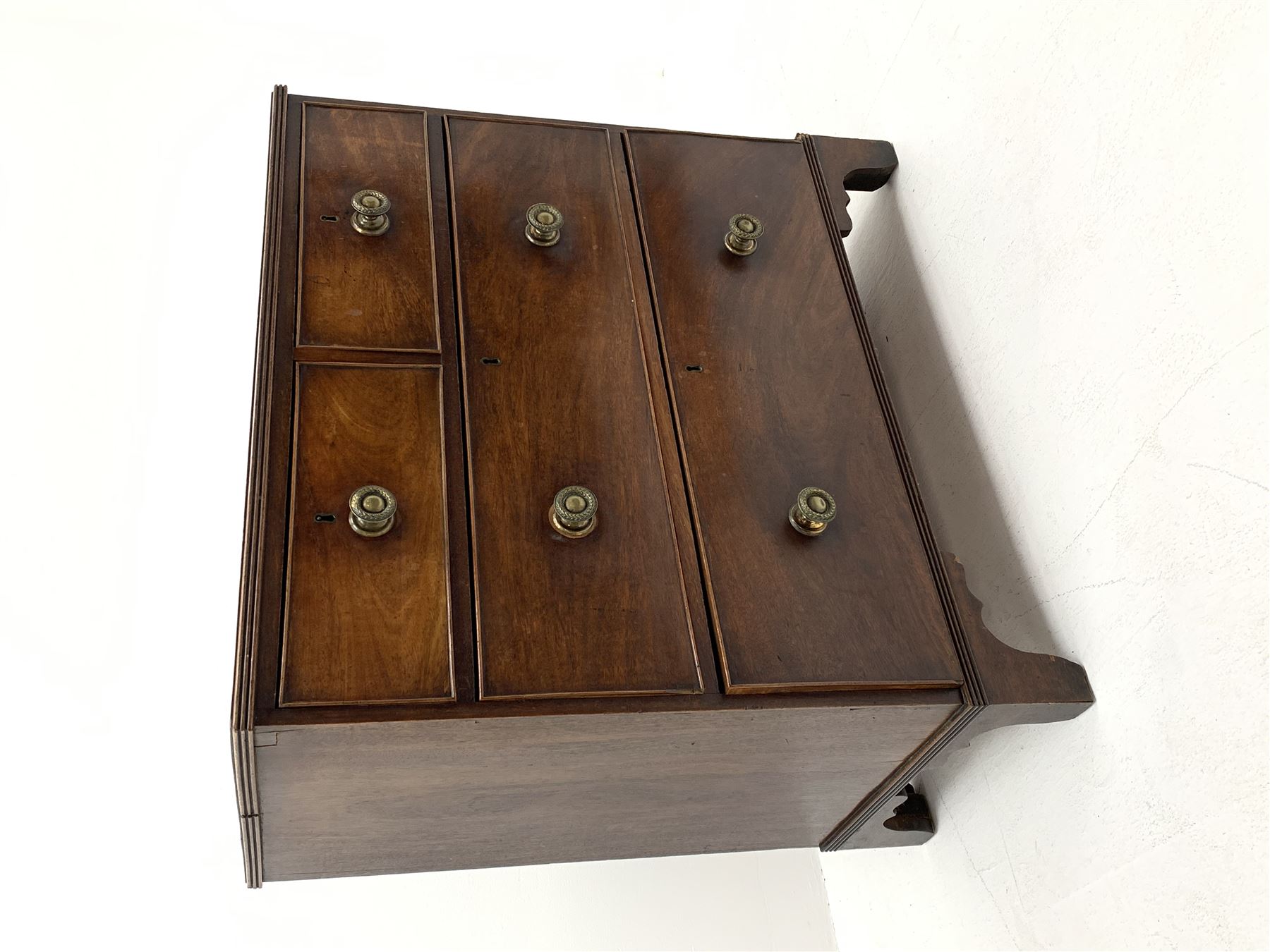George III mahogany chest, rectangular top with reeded moulding above two short and two long drawers - Image 5 of 5