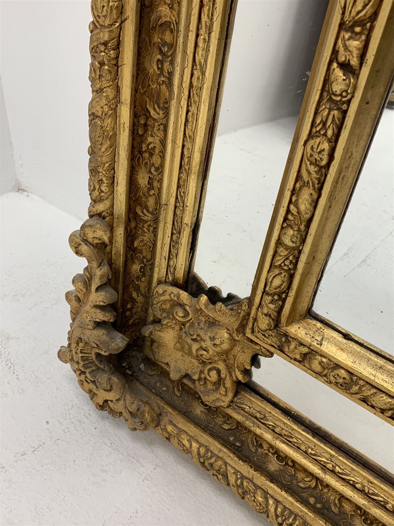 Gilt Rococo style mirror - Image 6 of 6