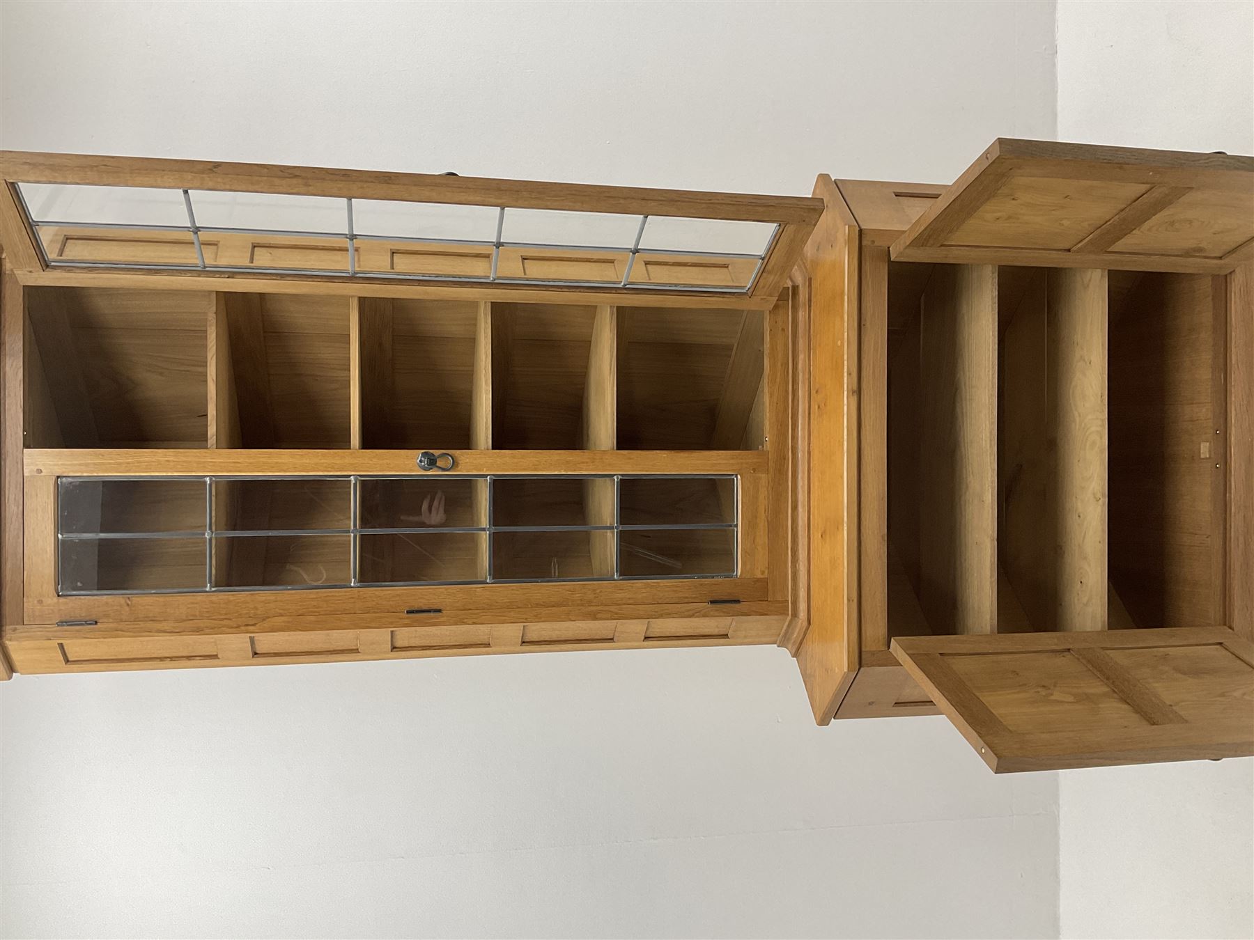 �Lizardman� oak corner cabinet - Image 5 of 5