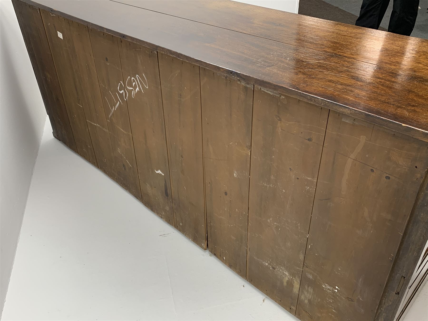 18th century oak dresser base - Image 3 of 13