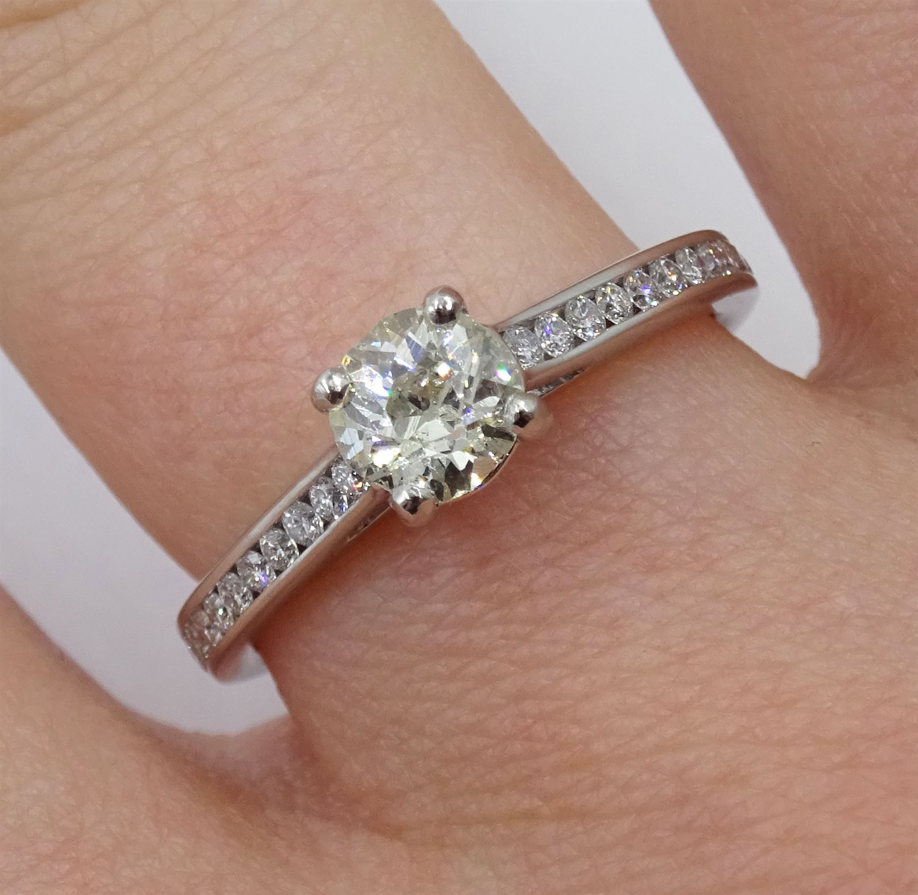 Platinum single stone diamond ring - Image 2 of 4