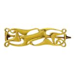 Art Nouveau 17ct gold open work bar brooch