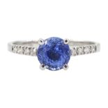 White gold Ceylon sapphire ring