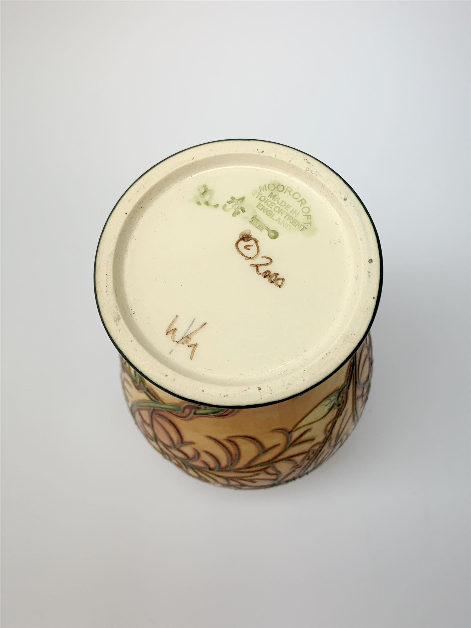 A Moorcroft vase - Image 6 of 6