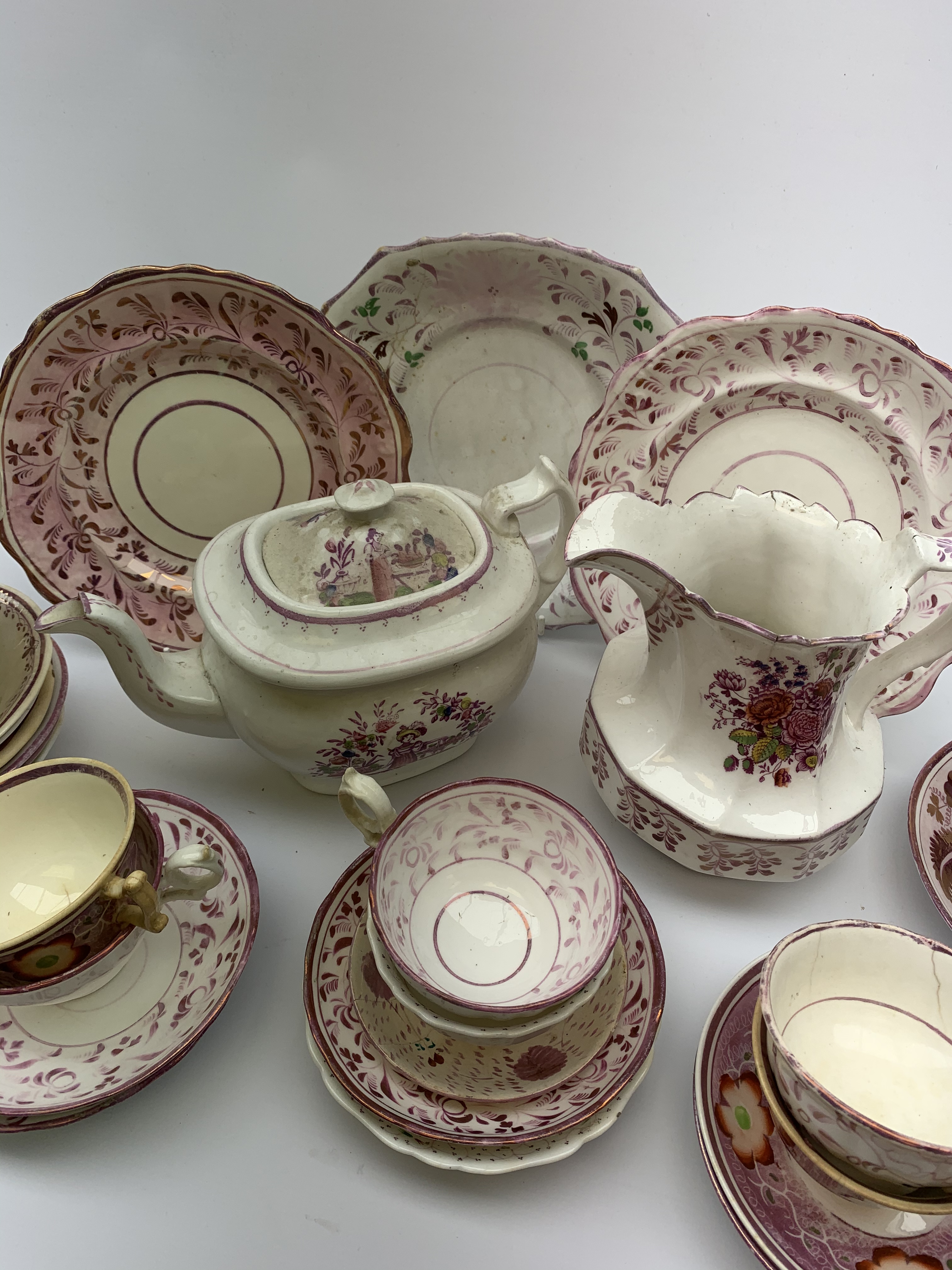 A quantity of assorted 19th century pink lustre teawares - Image 9 of 12