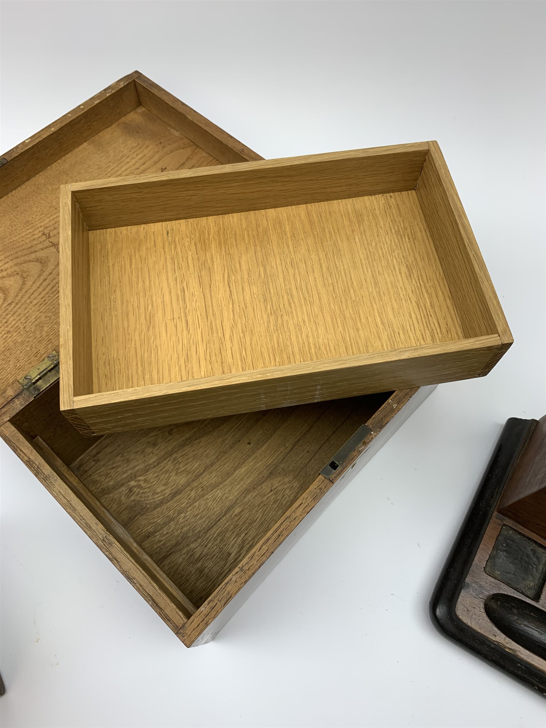 A 19th century oak tea caddy - Image 3 of 5