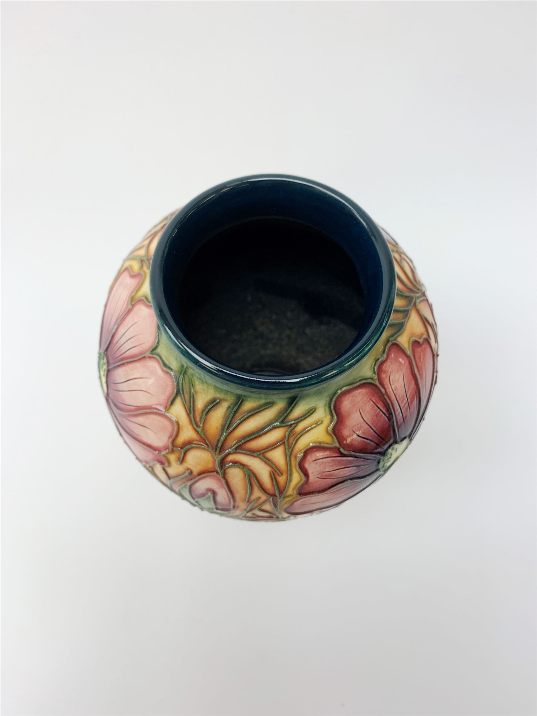 A Moorcroft vase - Image 5 of 6