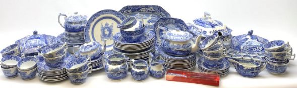 An extensive Copeland Spode Italian dinner and tea service