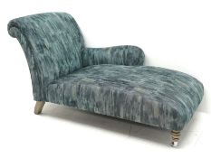 Parker Knoll - chaise lounge upholstered in green fabric, turned supports with polished metal castor