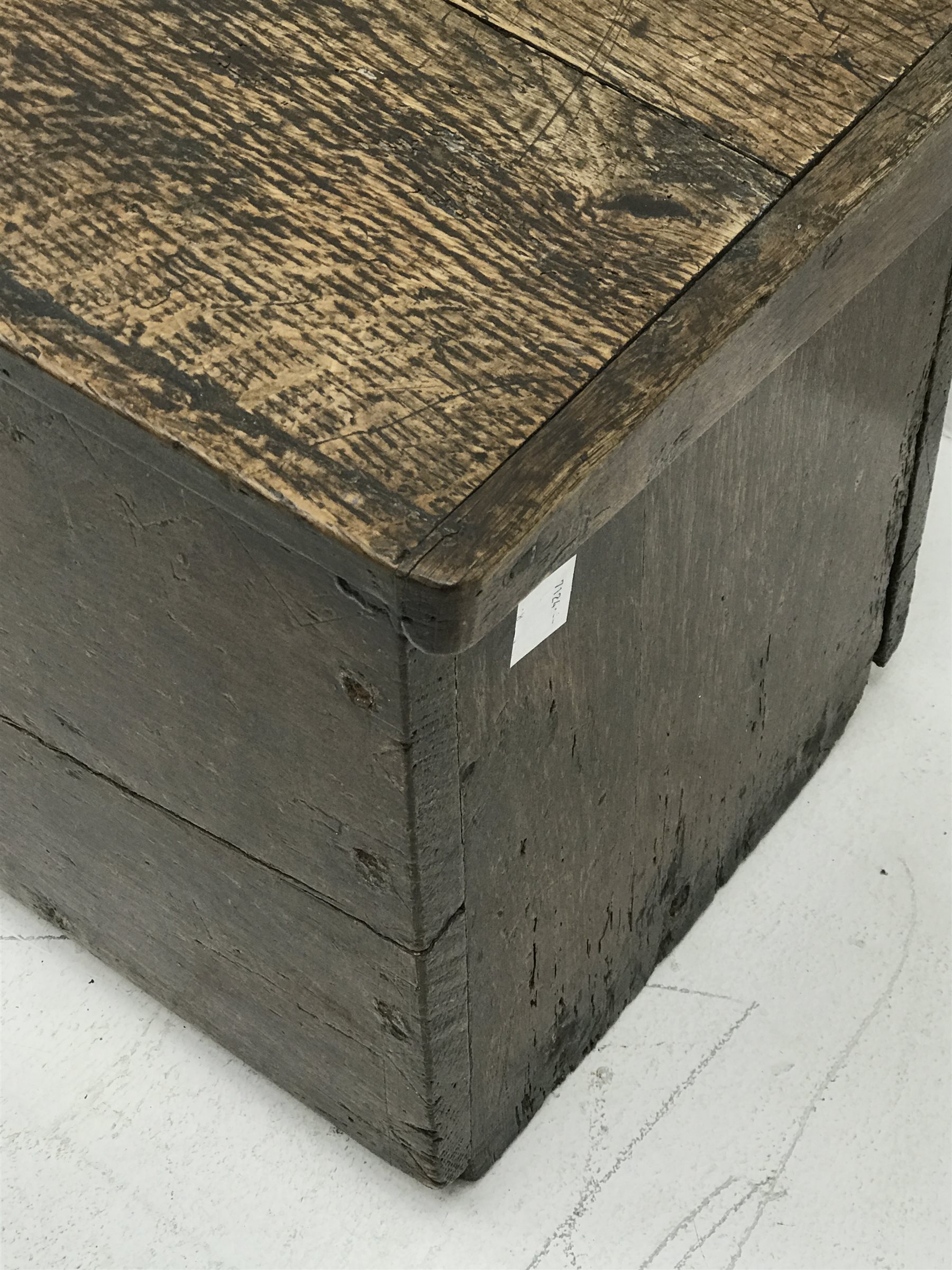 18th century oak six plank sword box, the frieze decorated with zig-zag pattern, hinged lid on woode - Image 6 of 11