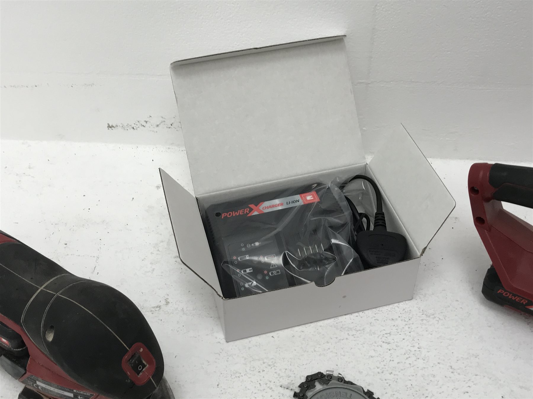 Einhell GE-LC 18 Li cordless chainsaw and Einhell TE-OS 18/1 Li hand sander, with two batteries and - Image 3 of 9