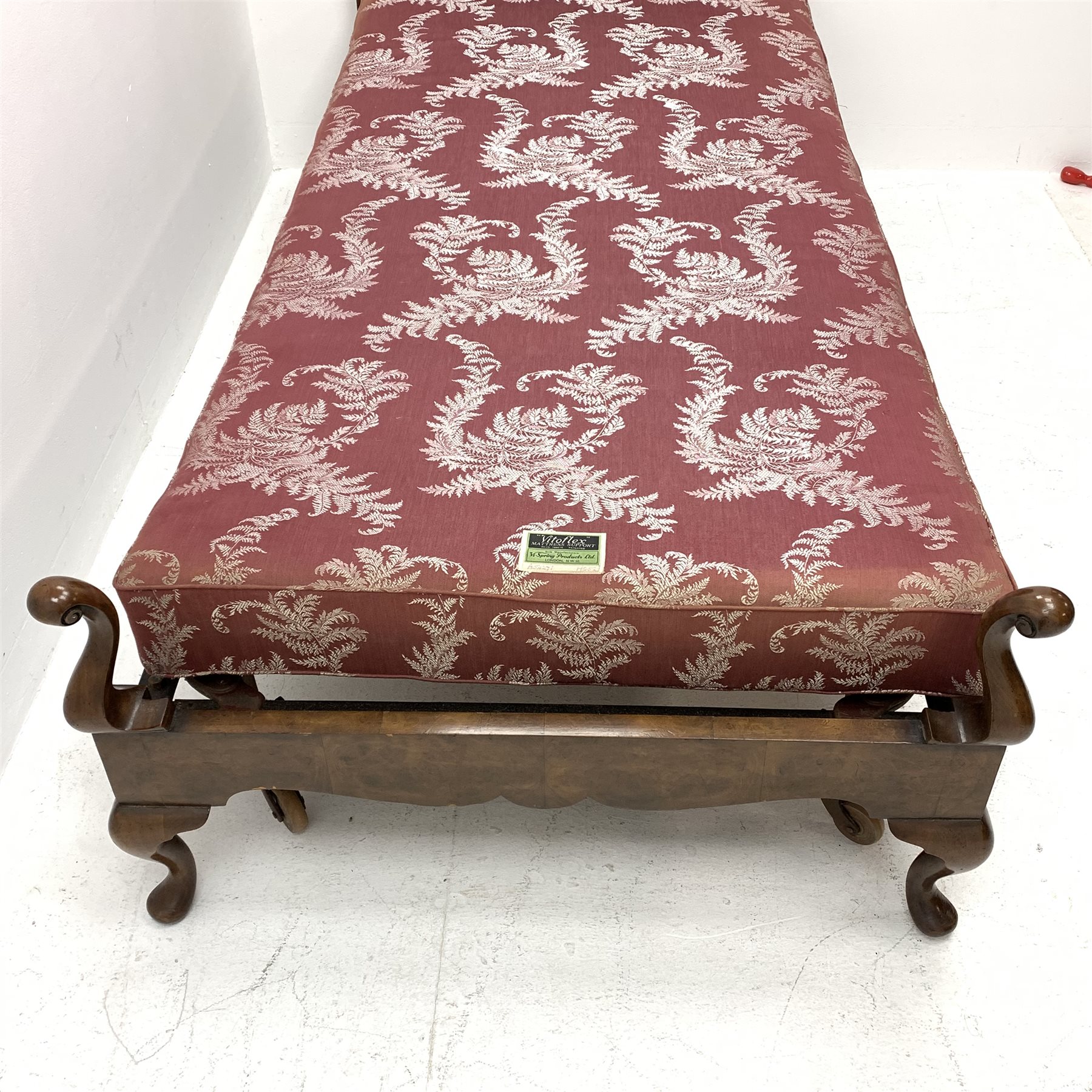 Pair 20th century walnut single 3' bedsteads, shaped and figured headboards, the footboards with scr - Image 5 of 9