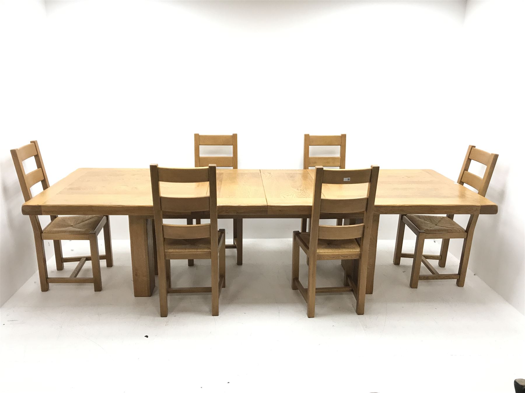 Oak extending dining table, rectangular supports, two additional leaves (H77cm, 100cm x 220cm - 300c - Image 4 of 5