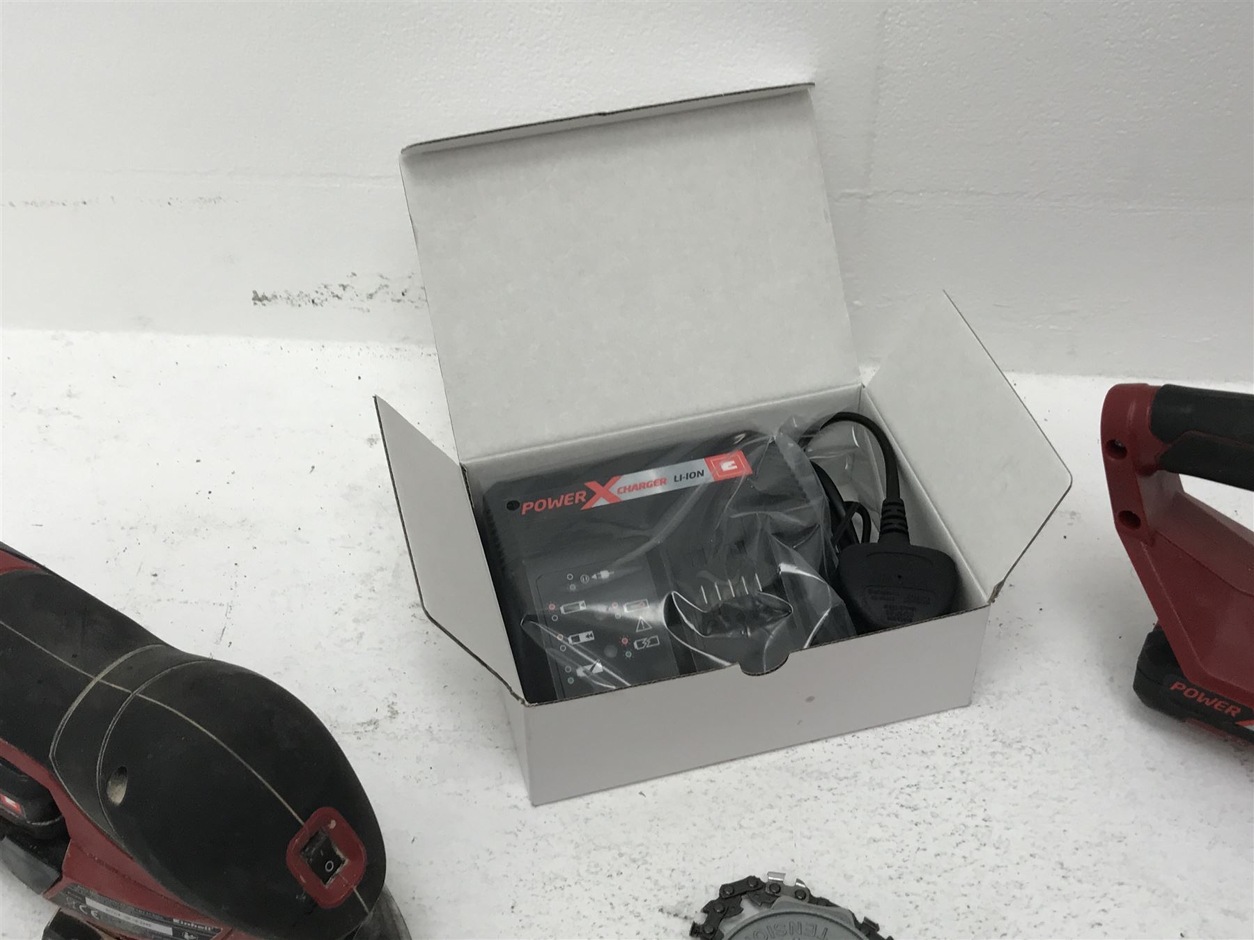 Einhell GE-LC 18 Li cordless chainsaw and Einhell TE-OS 18/1 Li hand sander, with two batteries and - Image 7 of 9