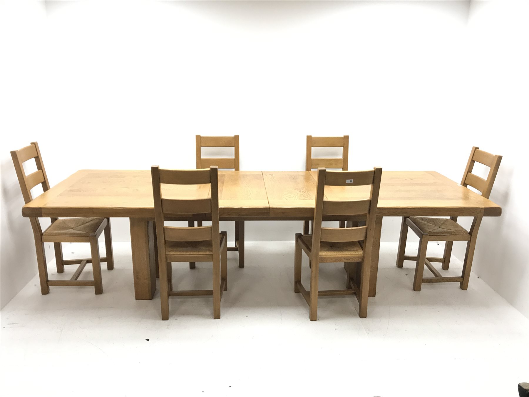 Oak extending dining table, rectangular supports, two additional leaves (H77cm, 100cm x 220cm - 300c - Image 2 of 5