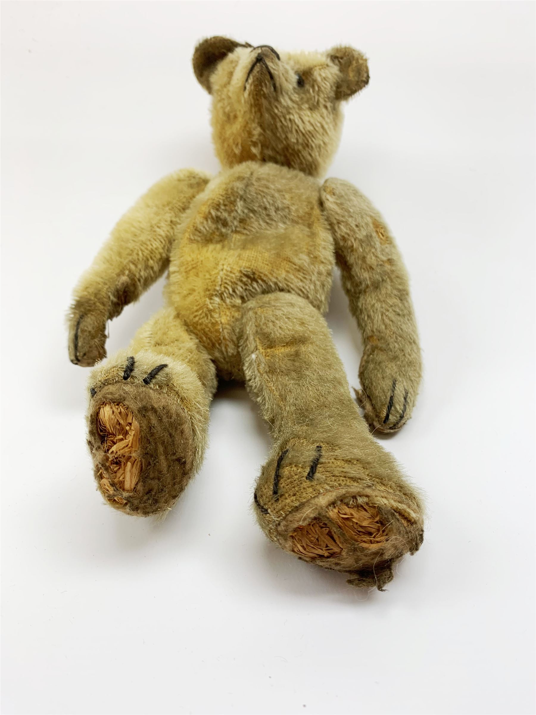 Early 20th century American mohair teddy bear c1920 with wood wool filled body humped back body with - Image 4 of 8