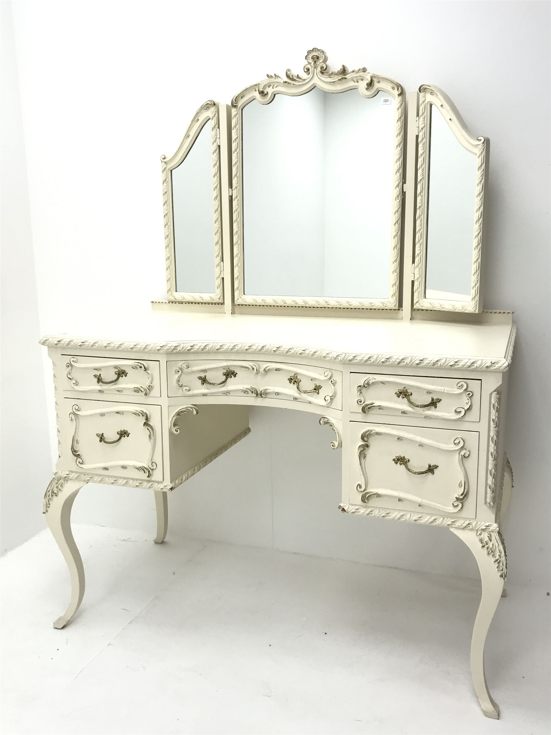 Late 20th century French style white and gilt dressing table raised triple mirror back - Image 2 of 4