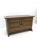 Early 20th century oak box cupboard with hinged top