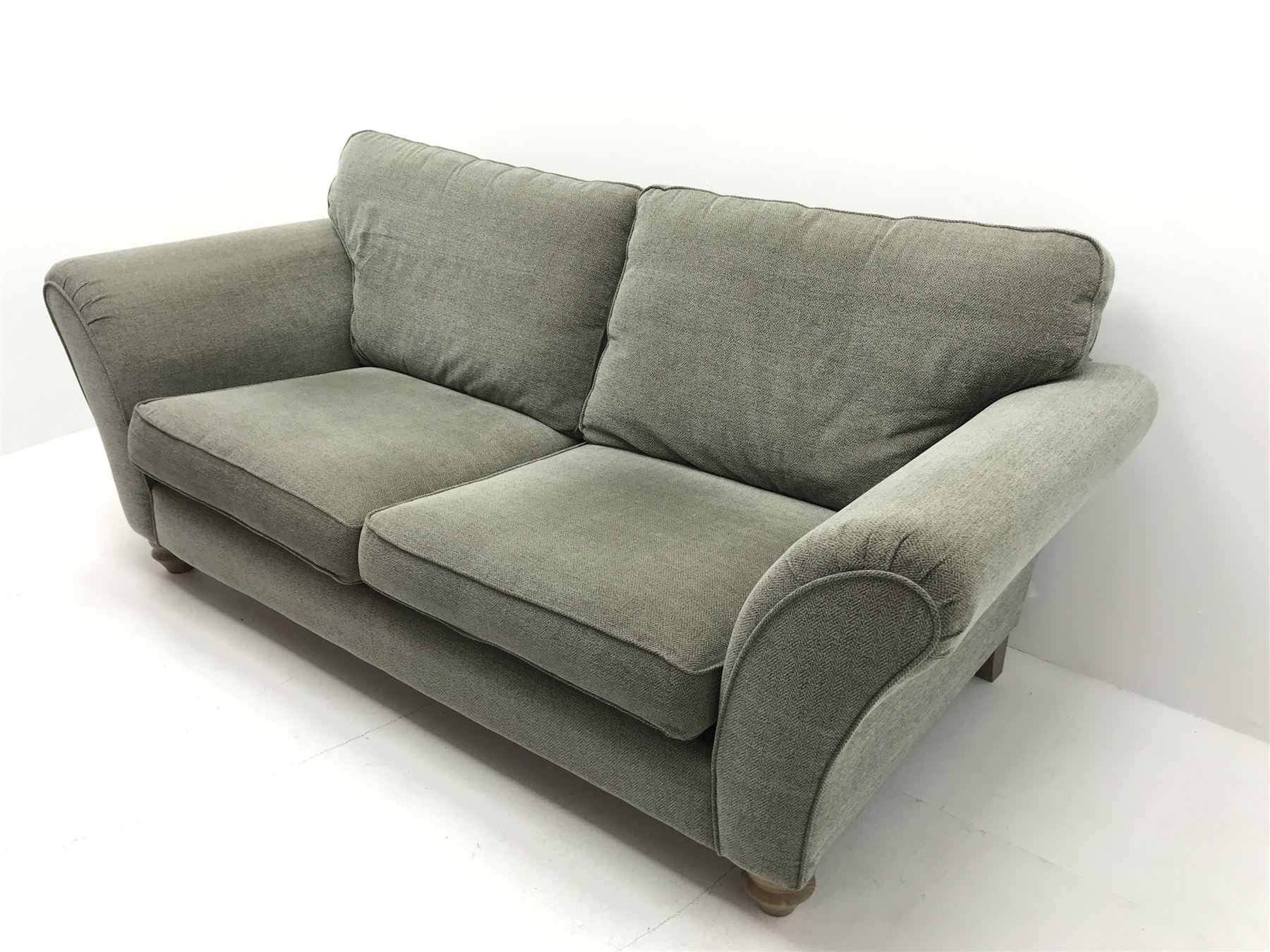 Aspen three seat sofa upholstered in a tweed style fabric - Image 3 of 5