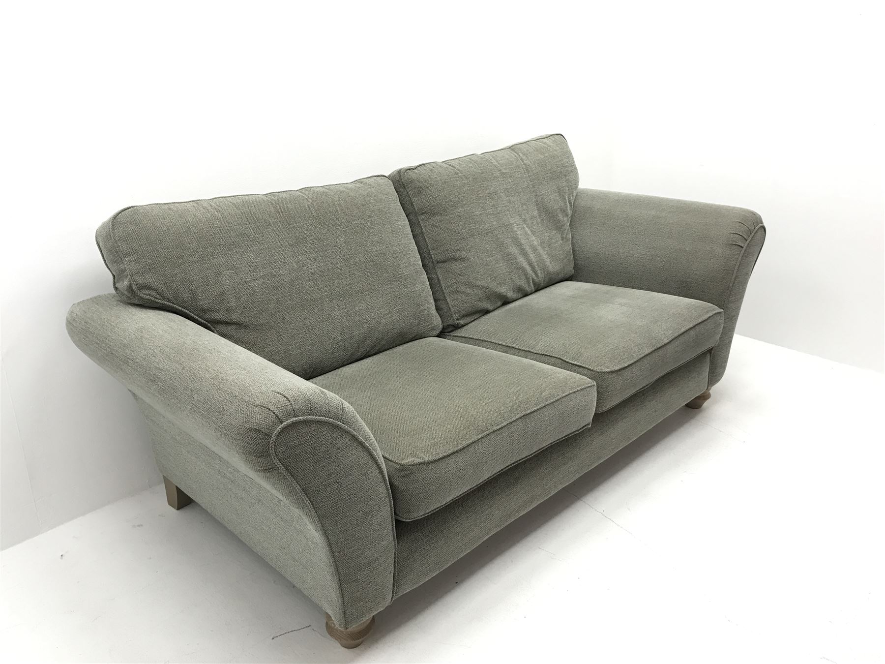 Aspen three seat sofa upholstered in a tweed style fabric - Image 2 of 5