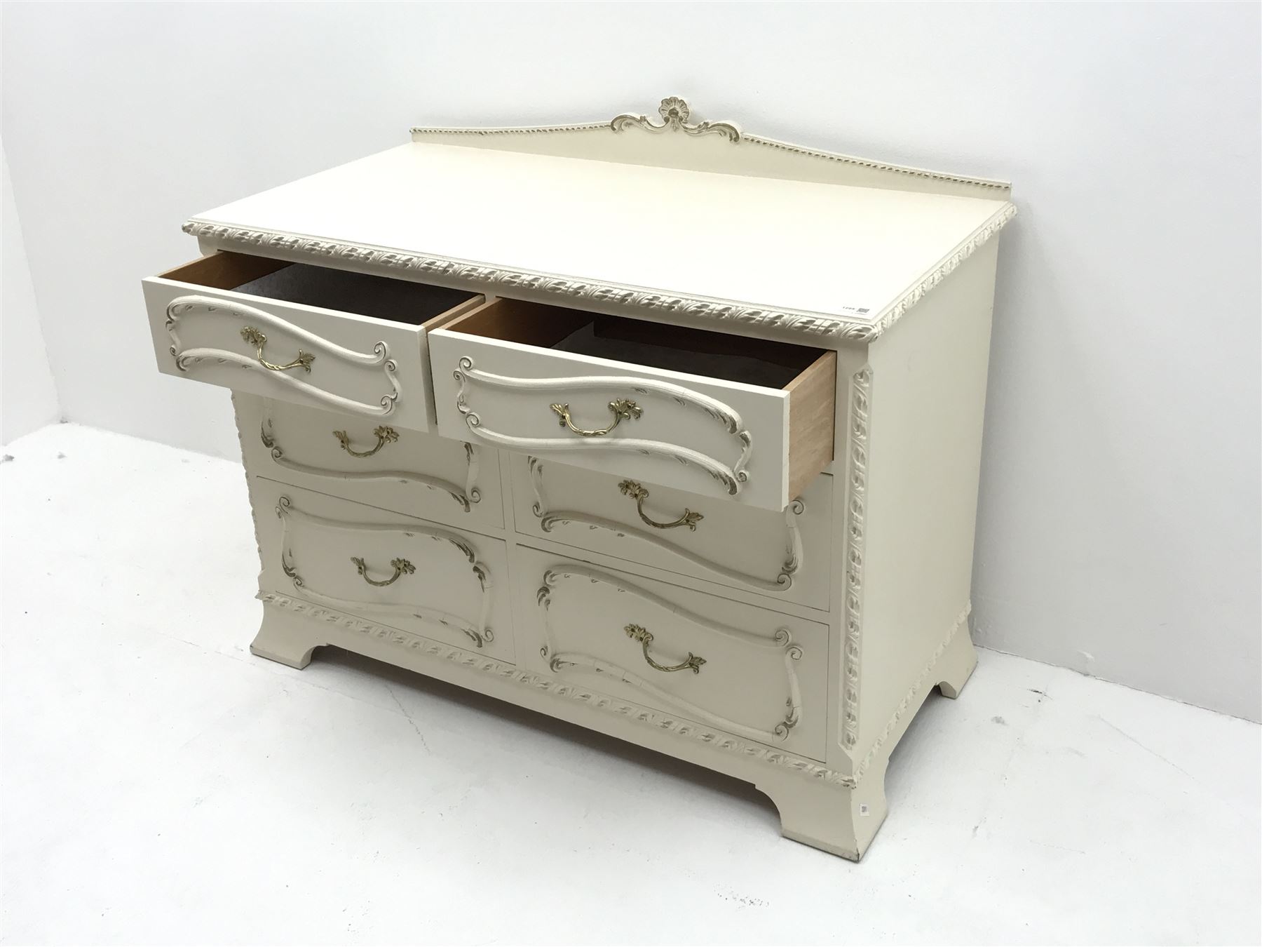 Late 20th century French style white and gilt chest - Image 3 of 3